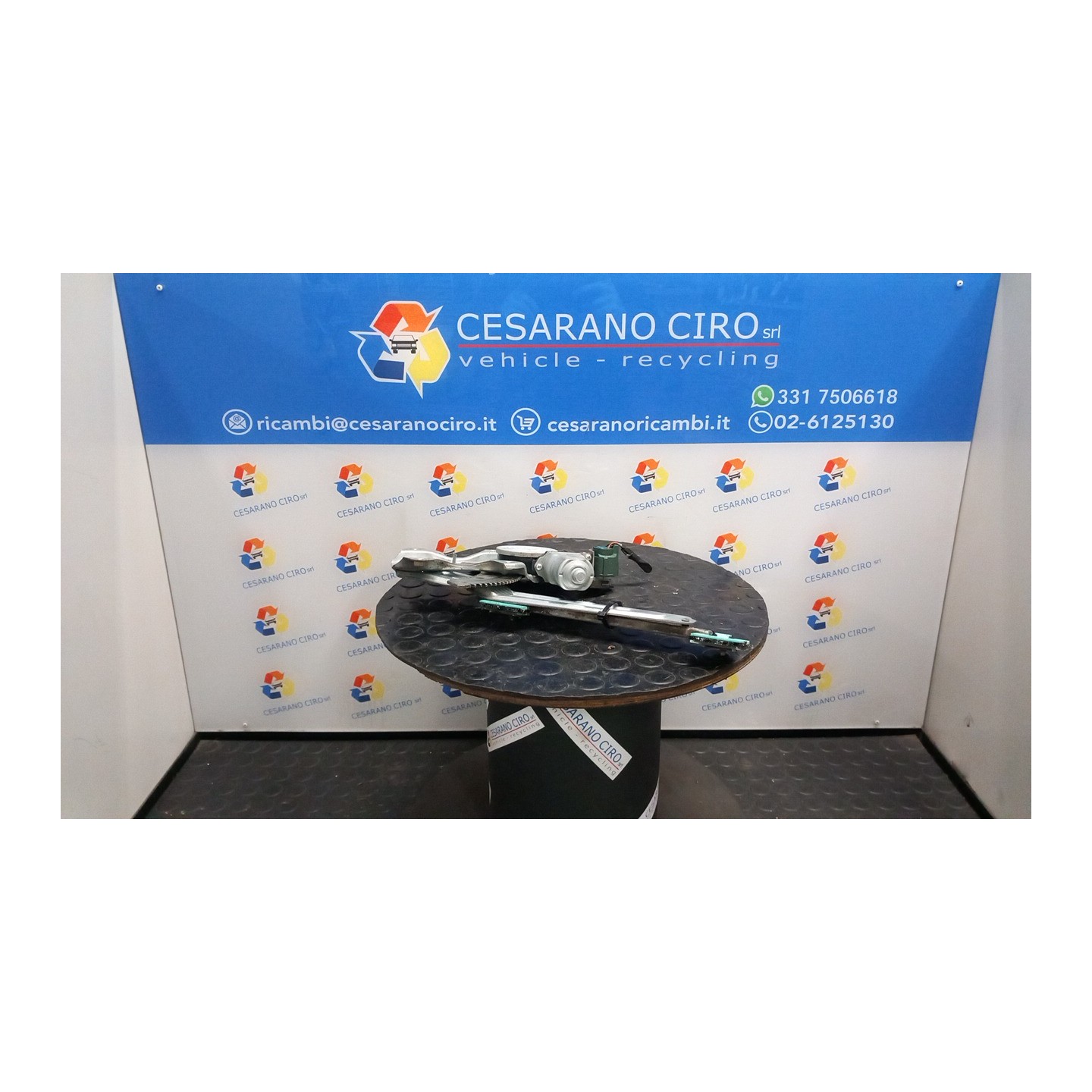 ALZACRISTALLO ELETTR. PORTA POST. SX. 109 NISSAN JUKE (F15E) (10/10-12/18) K9K 827211U600