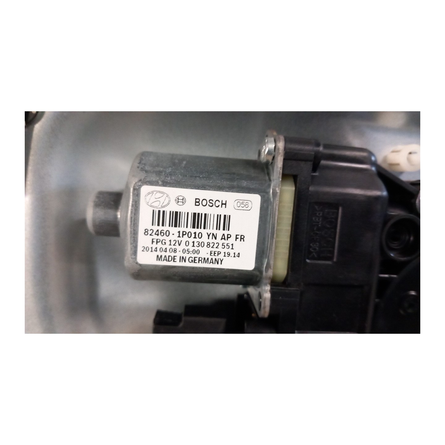 MOTORINO ALZACRISTALLO PORTA ANT. C/CRISTALLI ANTIGHIGLIOTTINA DX. 023 KIA VENGA (01/10-) G4FA 824601P010