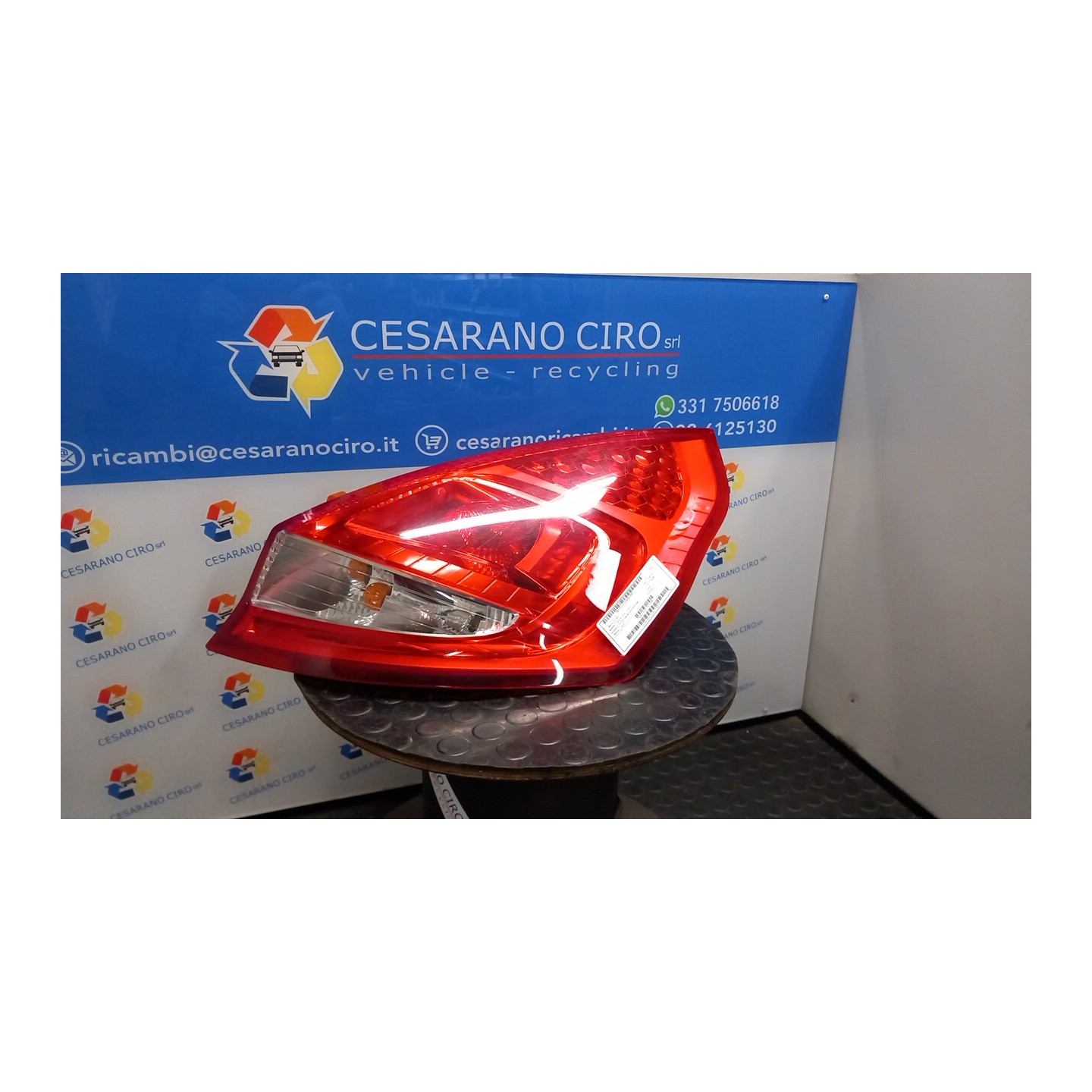 FANALE POST. DX. 011 FORD FIESTA (CCN) (11/12-) UGJC 1823621