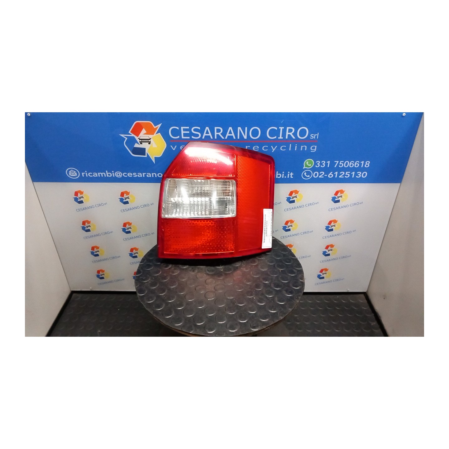 FANALE POST. DX. 025 AUDI A4 (8E) (11/00-11/04) AWA 8E9945096A