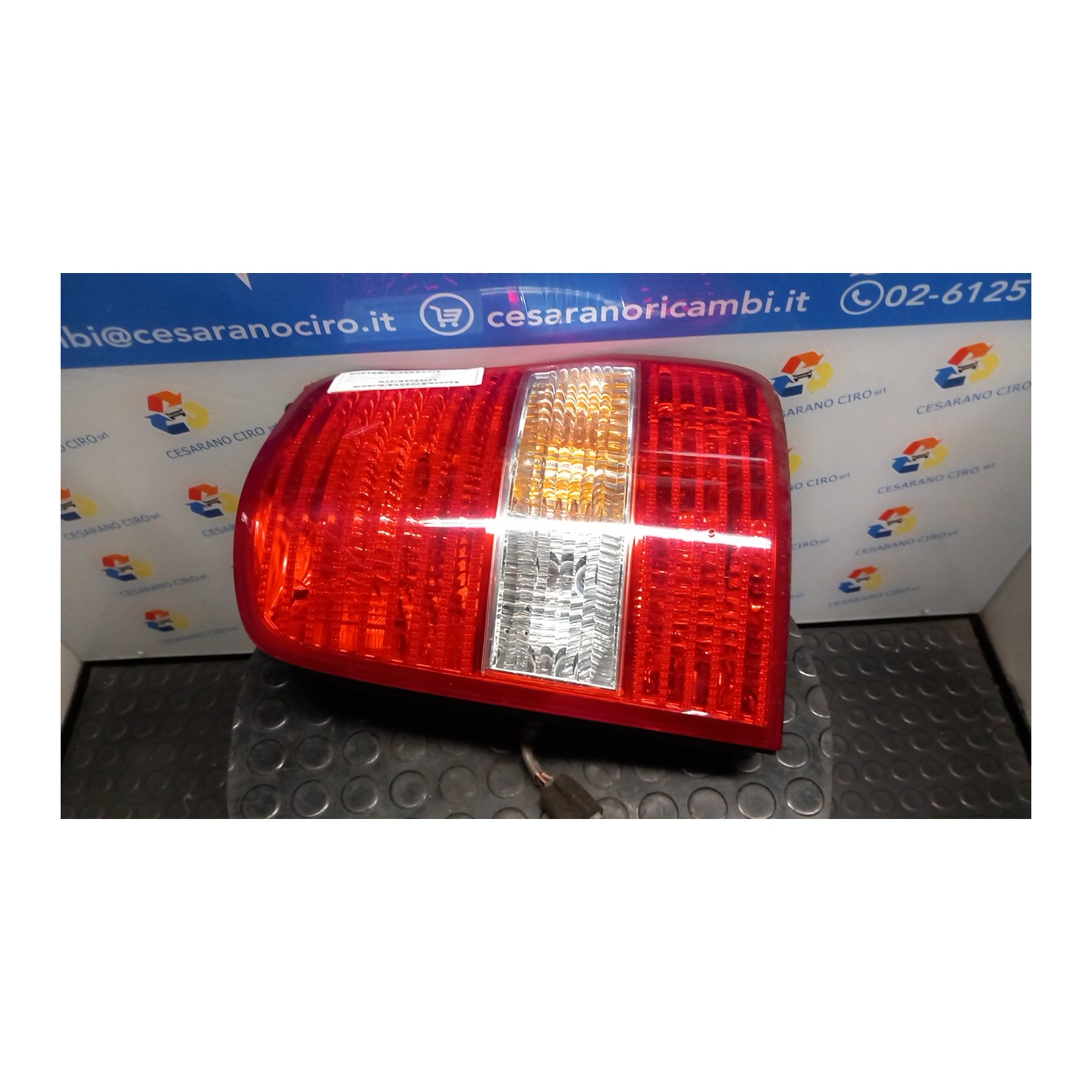 FANALE POST. DX. 115 KIA CARNIVAL 1A SERIE (04/99-12/06 J3 3K54A51150