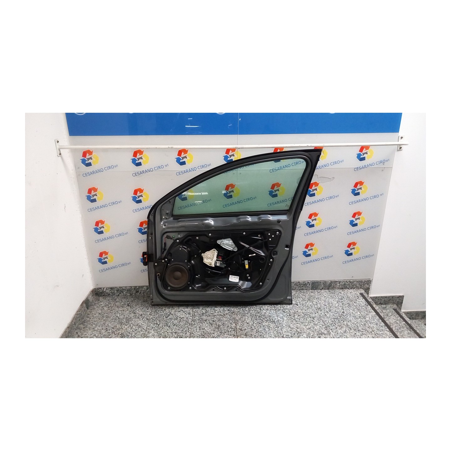 PORTA ANT. DX. 054 VOLKSWAGEN PASSAT (3C) (02/05-12/10) BMP 3C4831056J