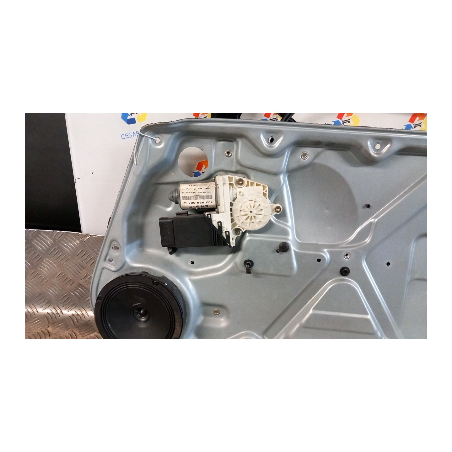 ALZACRISTALLO ELETTR. PORTA ANT. DX. 064 VOLKSWAGEN NEW BEETLE (1C) (02/99-) ALH 1C0837656C