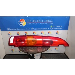 FANALE POST. P/PORTA POST. A BATTENTI SX. 103 RENAULT KANGOO (04/03-03/09) K4MA7 8200150623