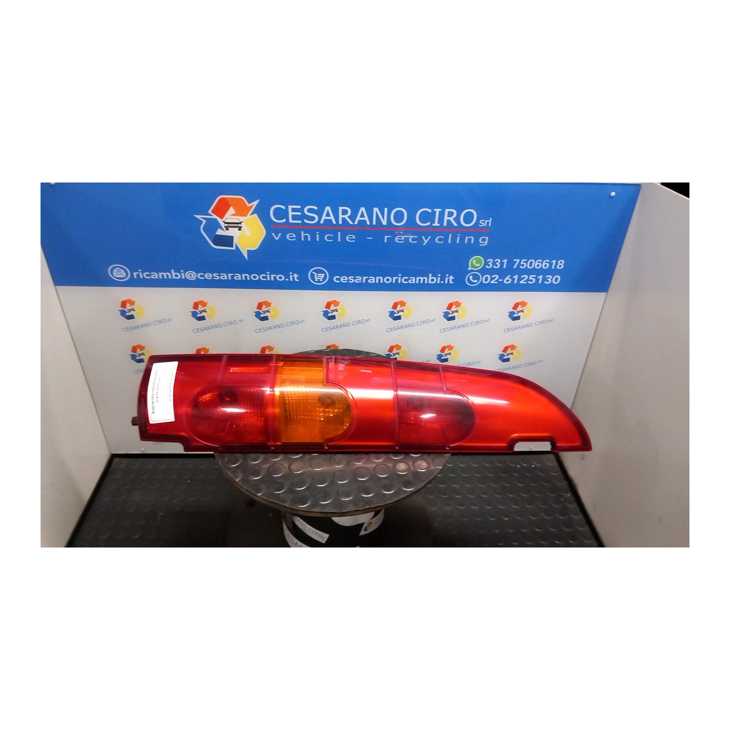 FANALE POST. P/PORTA POST. A BATTENTI SX. 103 RENAULT KANGOO (04/03-03/09) K4MA7 8200150623