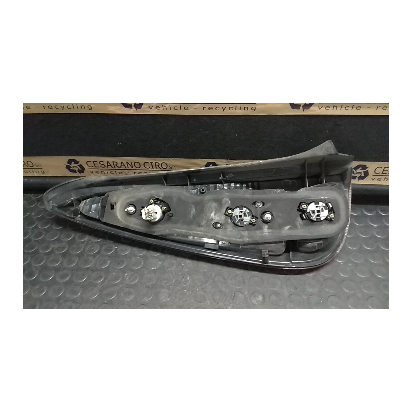 FANALE POST. DX. 054 TOYOTA YARIS VERSO (01/03-06/07)  8155052350