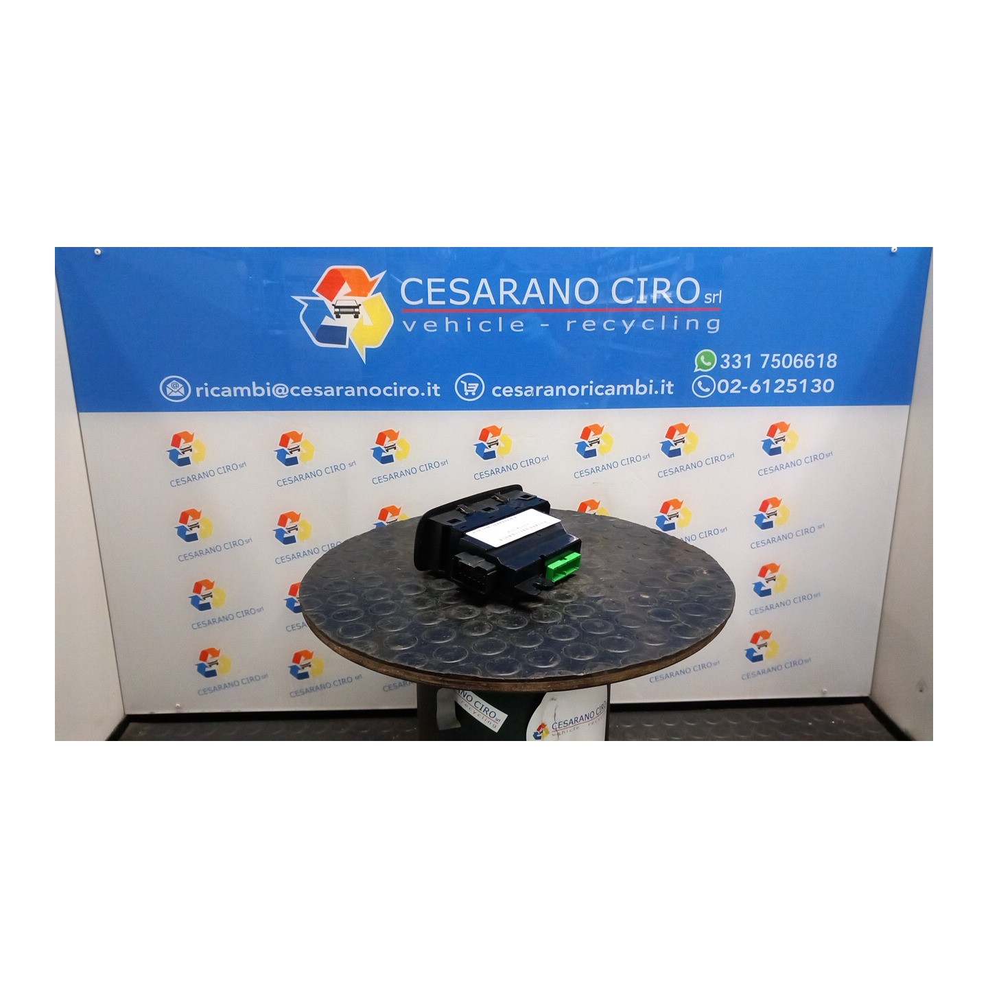 BLOCCO COMANDI ALZACRISTALLI E RETROVISORI EST. 043 VOLVO XC90 (08/02-05/12) B5254T2 31275226