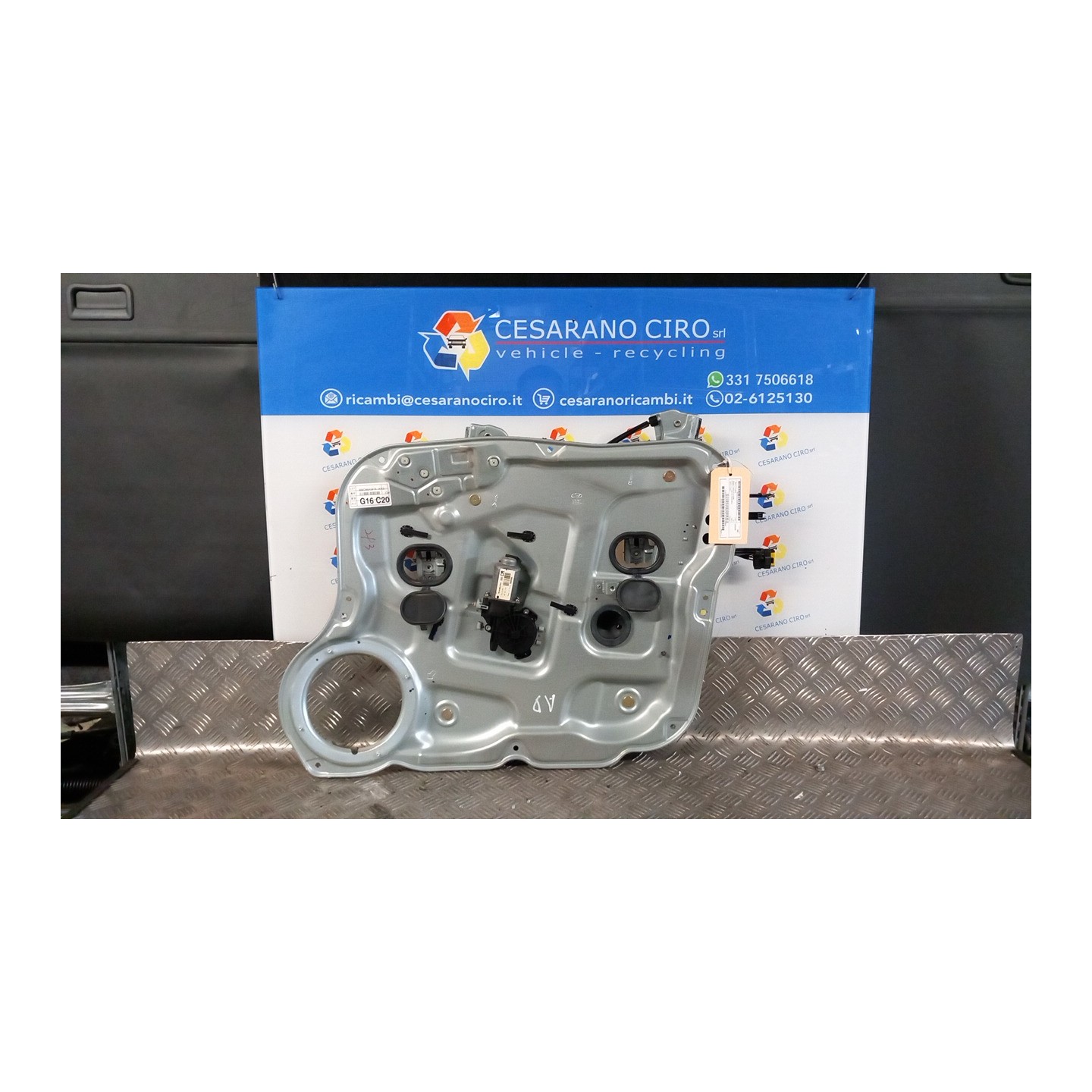 ALZACRISTALLO ELETTR. PORTA ANT. DX. 030 HYUNDAI SANTA FE 2A SERIE (03/06-12/10 D4EB 824812B000AS