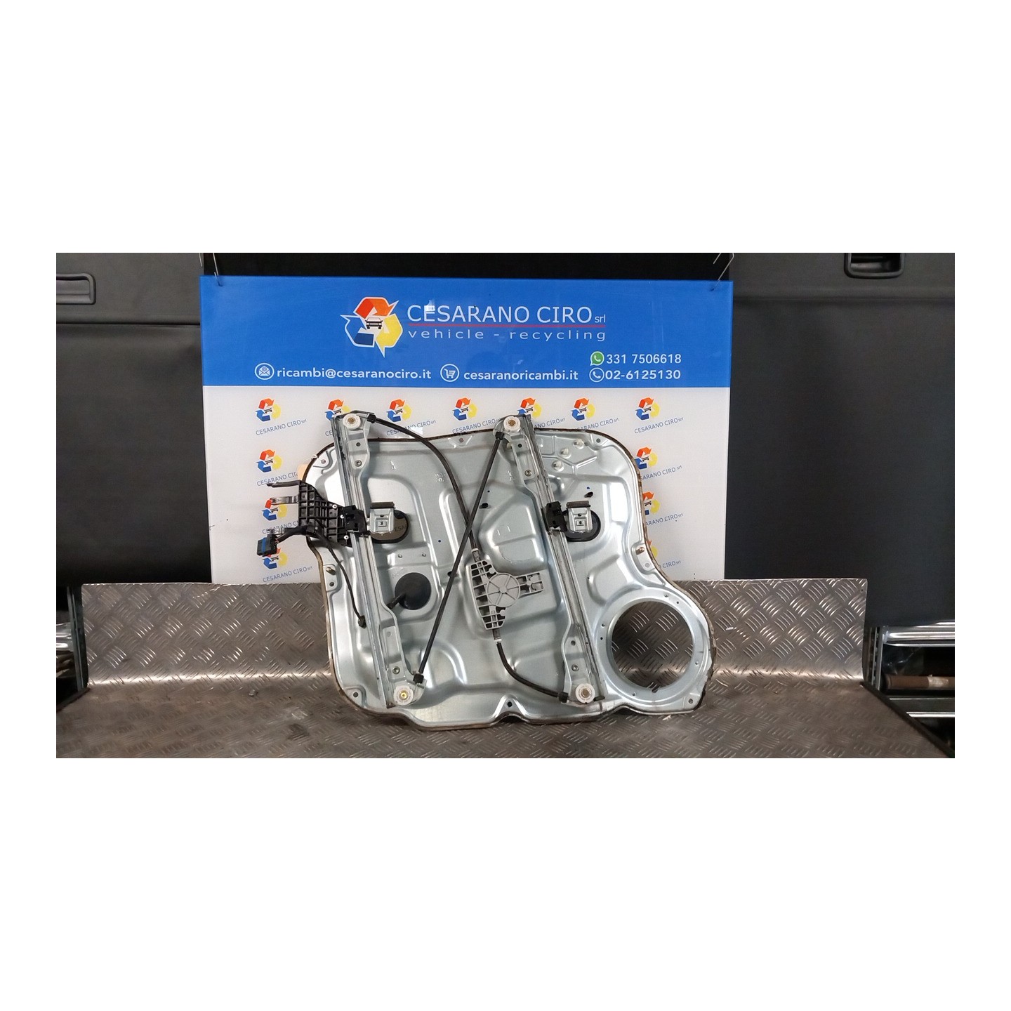 ALZACRISTALLO ELETTR. PORTA ANT. DX. 030 HYUNDAI SANTA FE 2A SERIE (03/06-12/10 D4EB 824812B000AS