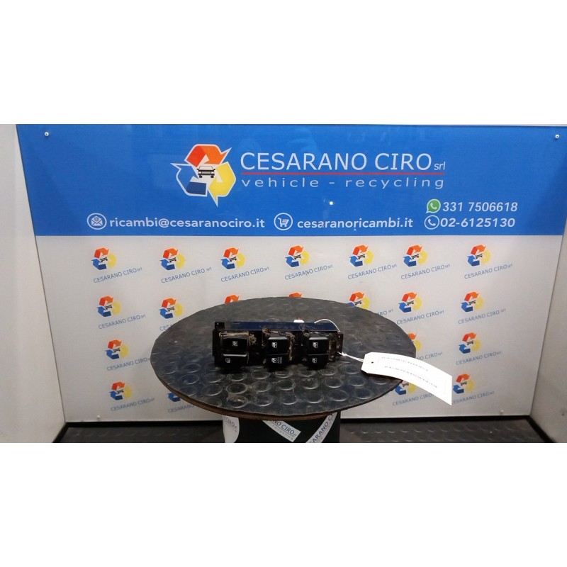 BLOCCO COMANDI ALZACRISTALLI E RETROVISORI EST. 035 HYUNDAI SANTA FE 2A SERIE (03/06-12/10 D4EB 935702B000S4