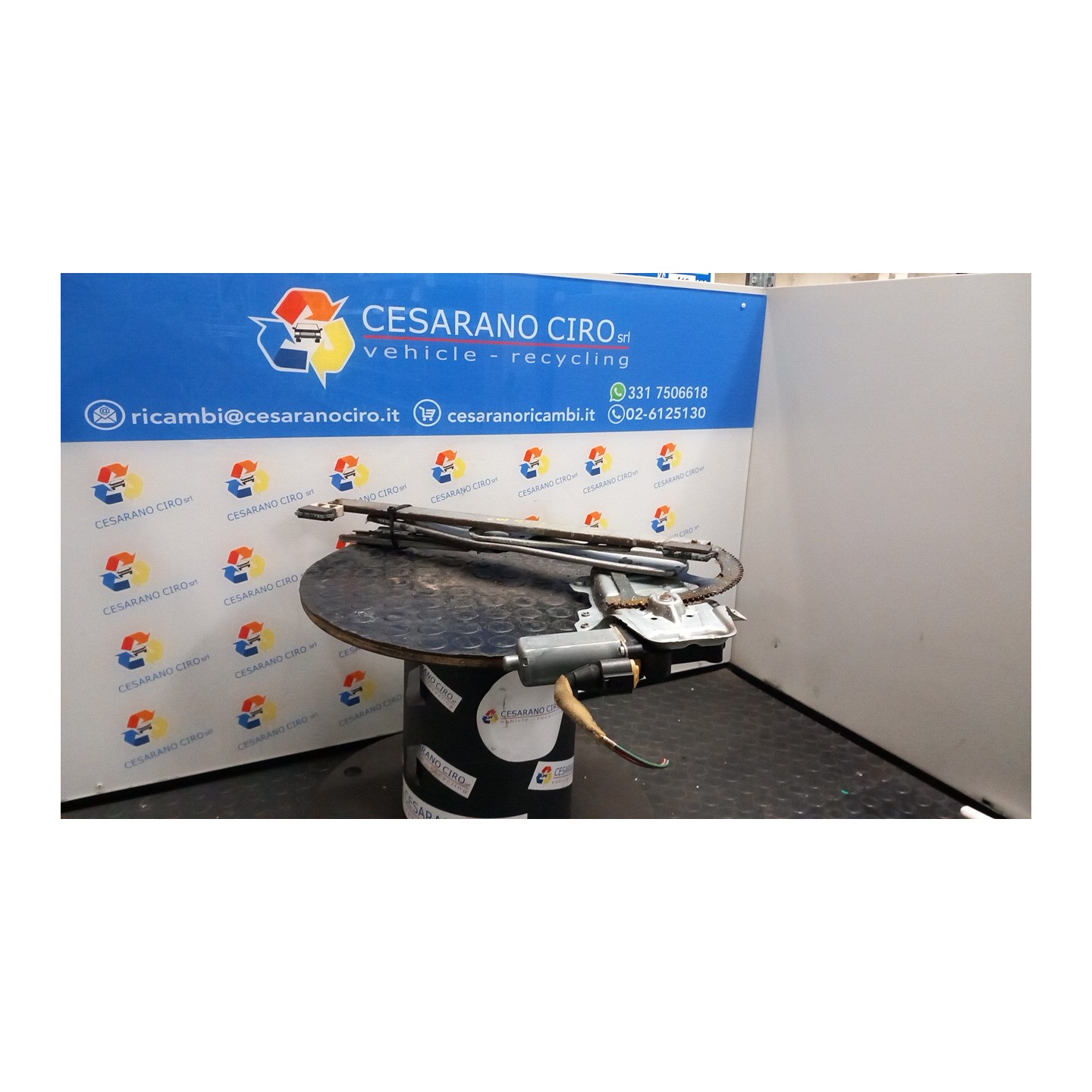 ALZACRISTALLO PORTA ANT. ELETTRICO SX. 057 TOYOTA YARIS (10/01-11/05)     (FRP) 1SZFE 698200D010