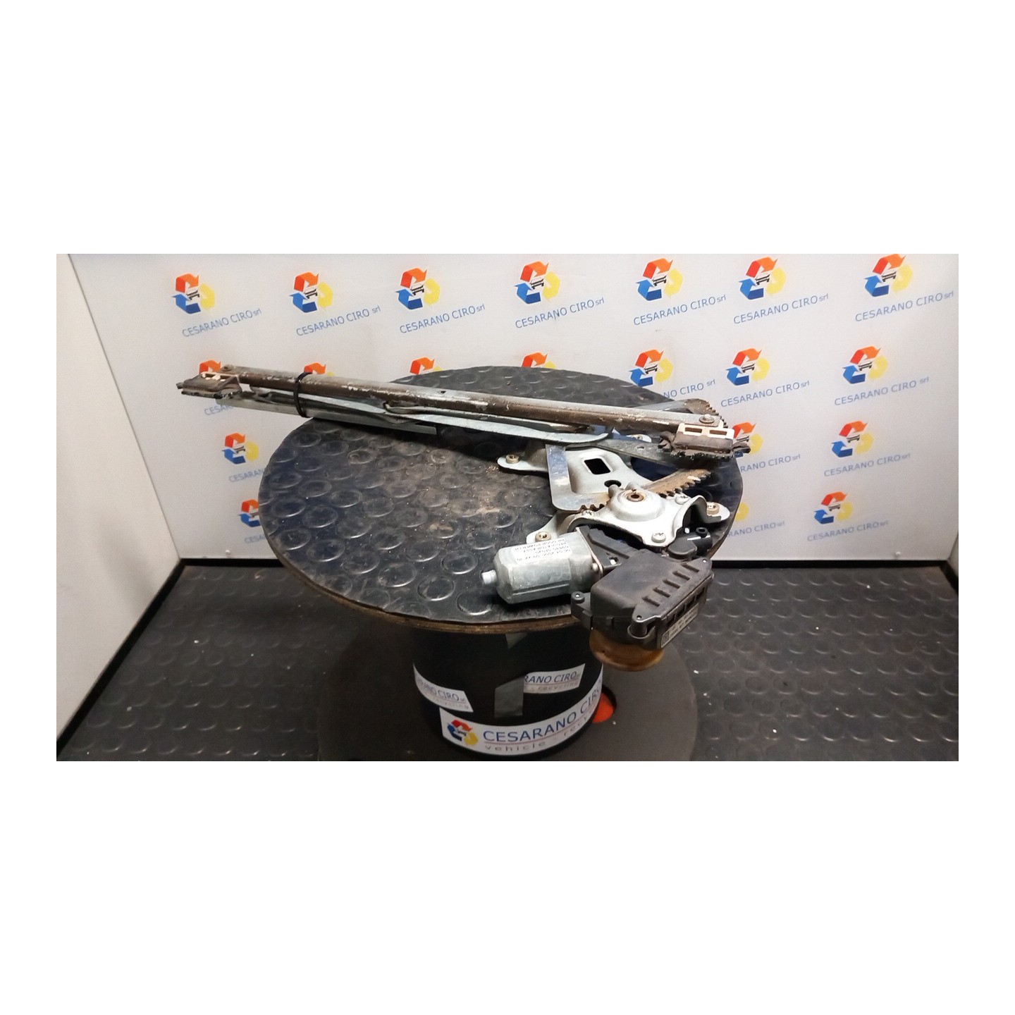 ALZACRISTALLO ELETTR. PORTA POST. C/CHIUSURA CENTRALIZZATA SX. 029 TOYOTA COROLLA (09/04-09/07) 1NDTV 6984002100