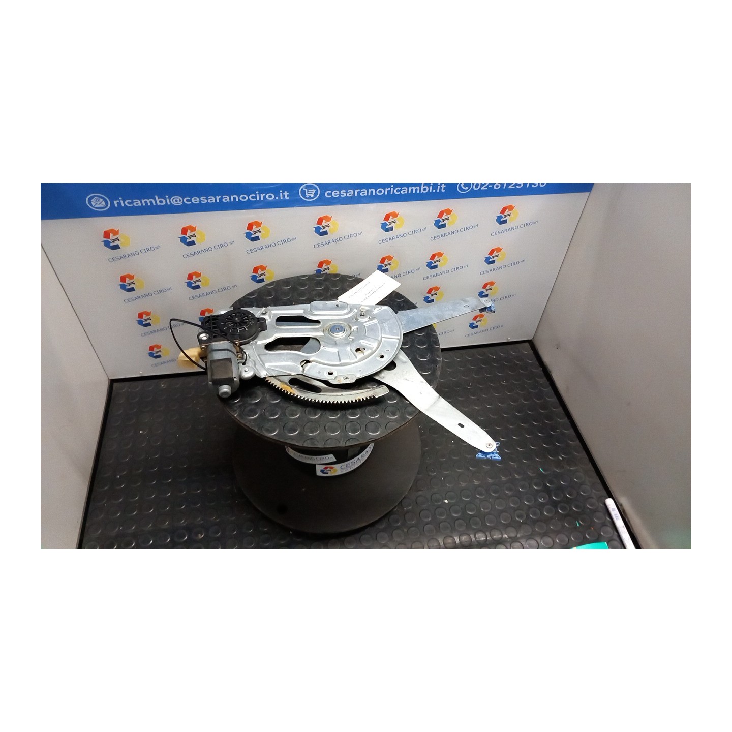ALZACRISTALLO ELETTR. PORTA ANT. C/MOTORINO DX. 037 VOLVO XC90 (08/02-05/12) B5254T2 30784577