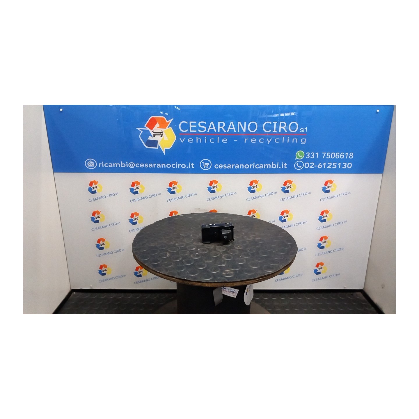 INTERRUTTORE ALZACRISTALLI PORTA POST. DX. 003 KIA SPORTAGE 5A SERIE (12/21-) G4FP 93581R2000