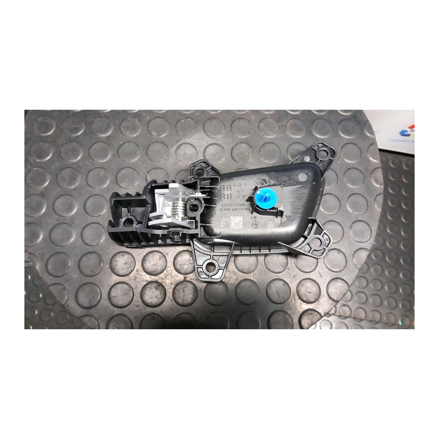 MANIGLIA INT. APERTURA PORTA POST. DX. 006 KIA SPORTAGE 5A SERIE (12/21-) G4FP 83620R2000QC1