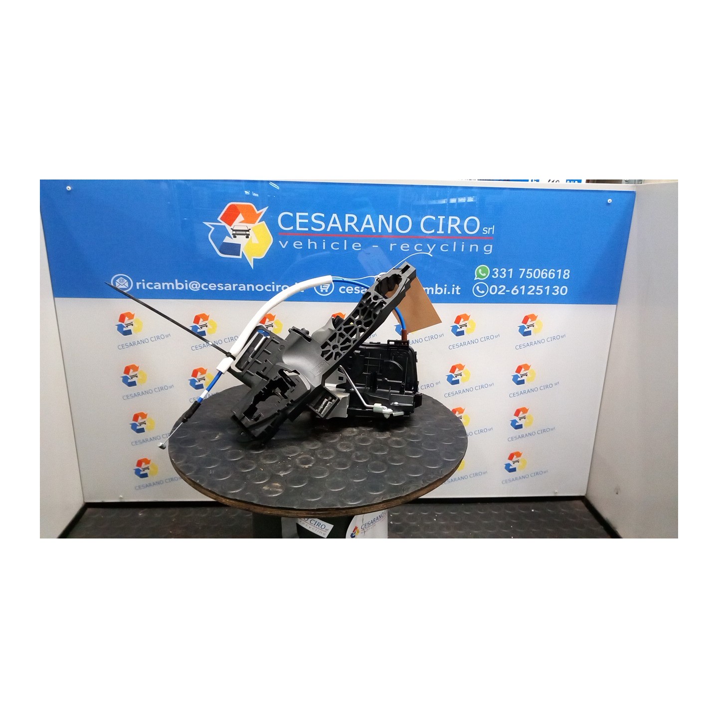 SERRATURA PORTA POST. C/TIRANTI DX. 007 KIA SPORTAGE 5A SERIE (12/21-) G4FP 81420R2000