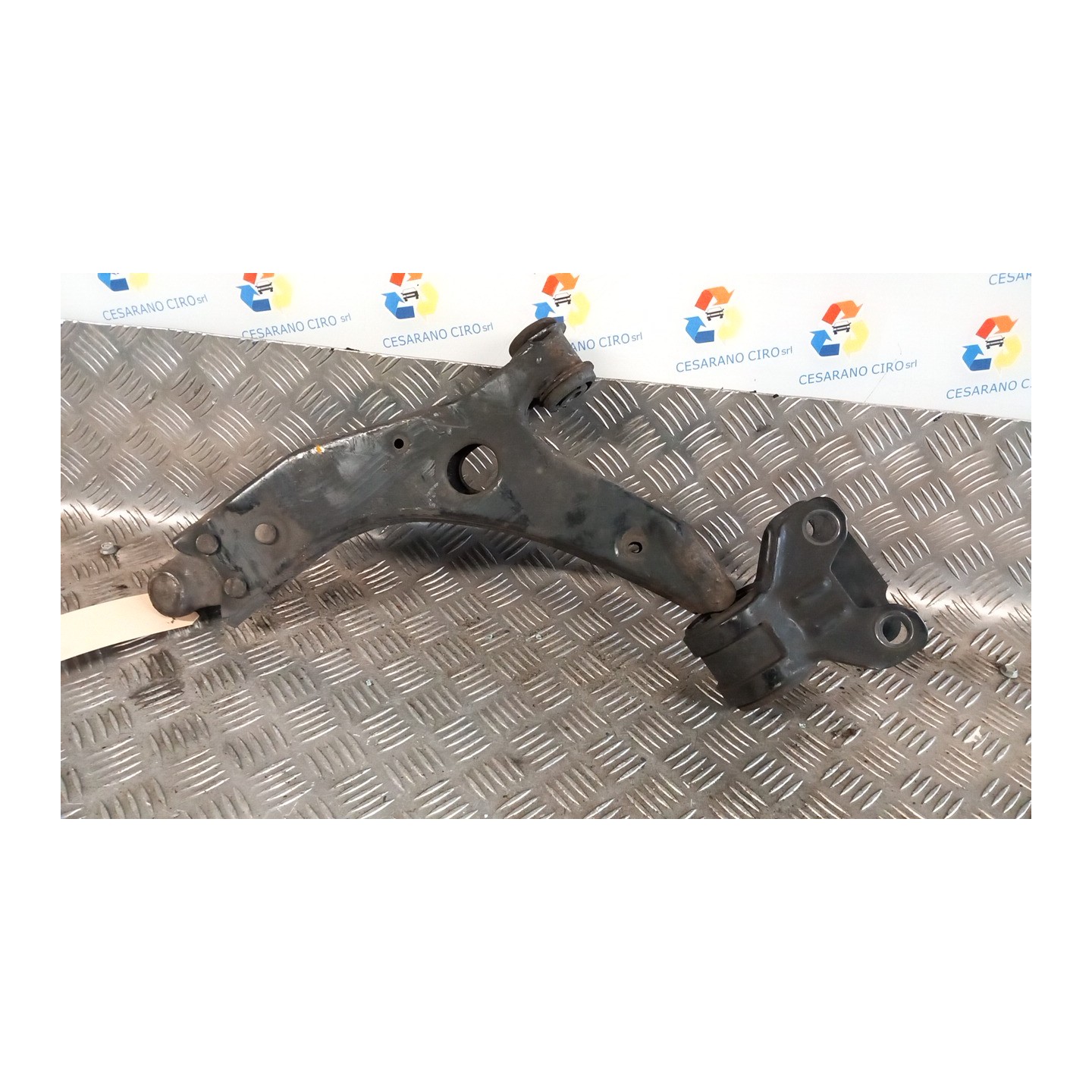 BRACCIO OSCILLANTE SOSP. ANT. SX. 013 FORD FOCUS (CB8) (02/11-11/15-) T1DB 1702983