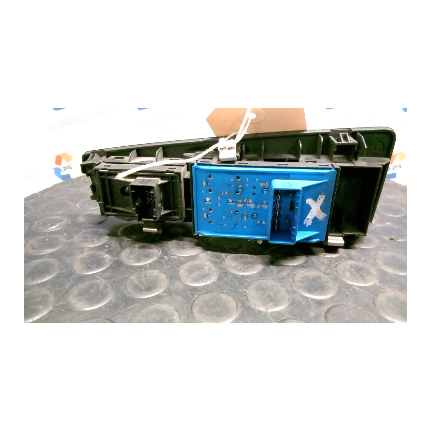 BLOCCO COMANDI ALZACRISTALLI E RETROVISORI EST. ALZACRISTALLO ELETTRICO POST SX. 045 FIAT GRANDE PUNTO (2Y) (06/05-12/08 199A400
