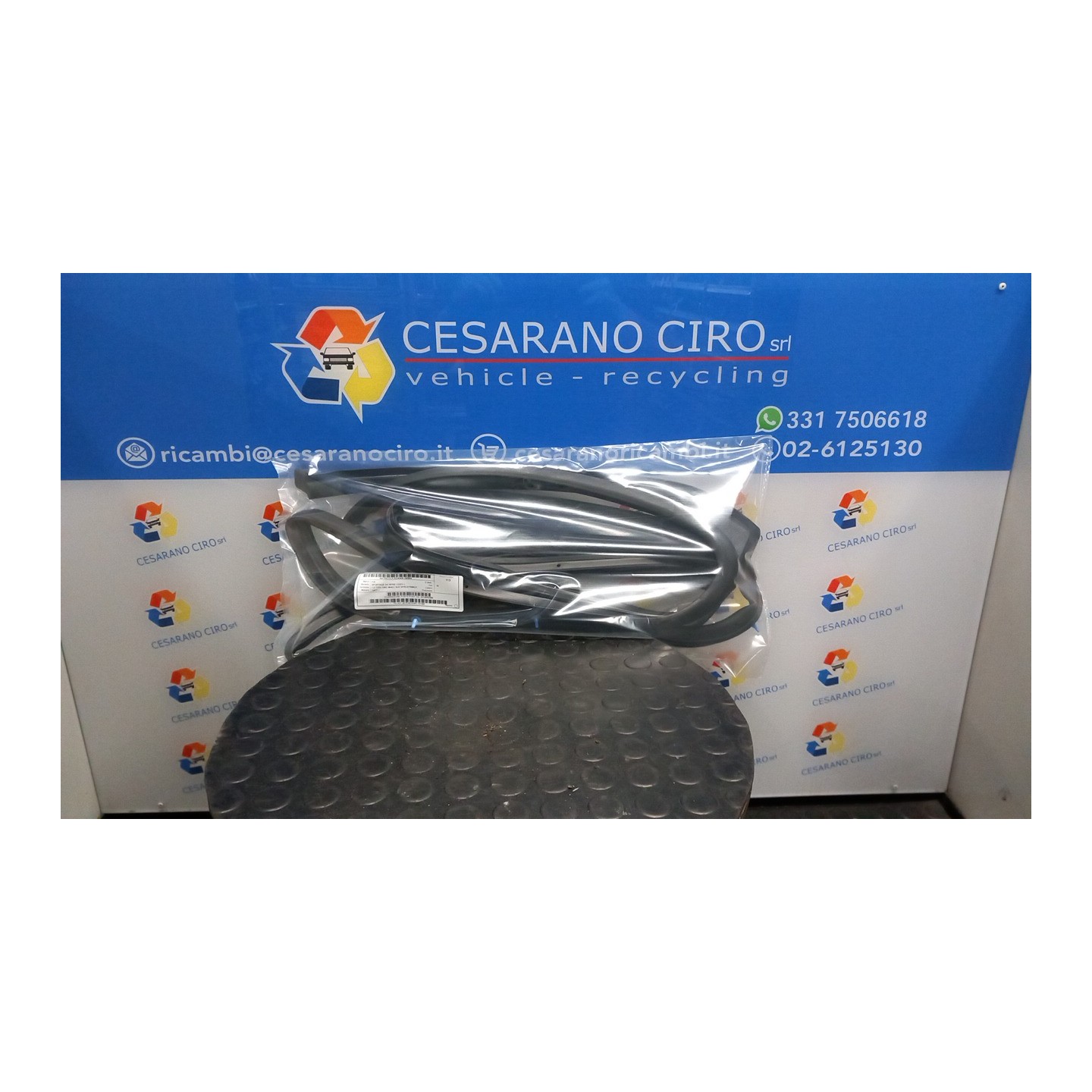 GUARNIZIONE PORTA POST. DX. 004 KIA SPORTAGE 5A SERIE (12/21-) G4FP 83140R2000