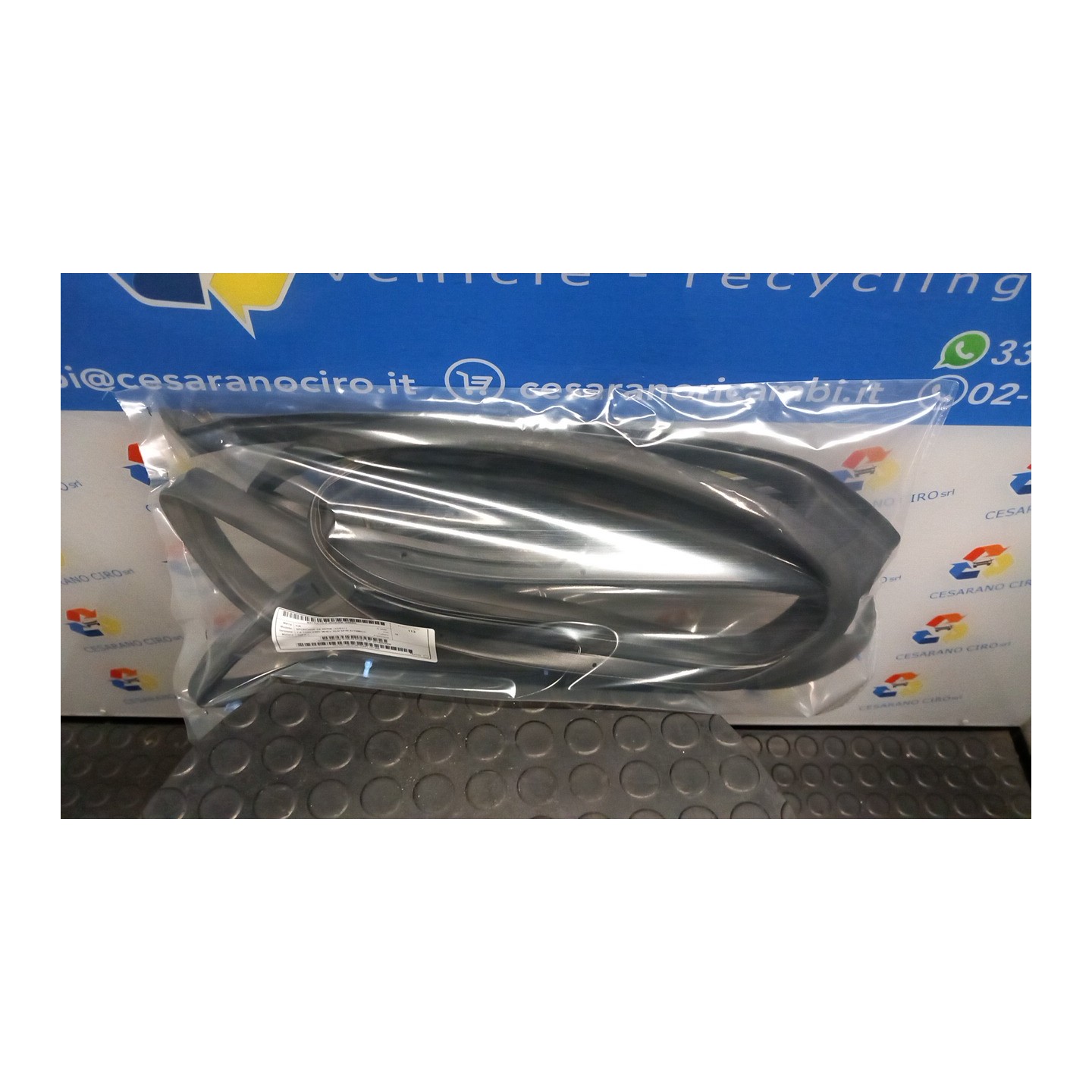 GUARNIZIONE PORTA POST. DX. 004 KIA SPORTAGE 5A SERIE (12/21-) G4FP 83140R2000