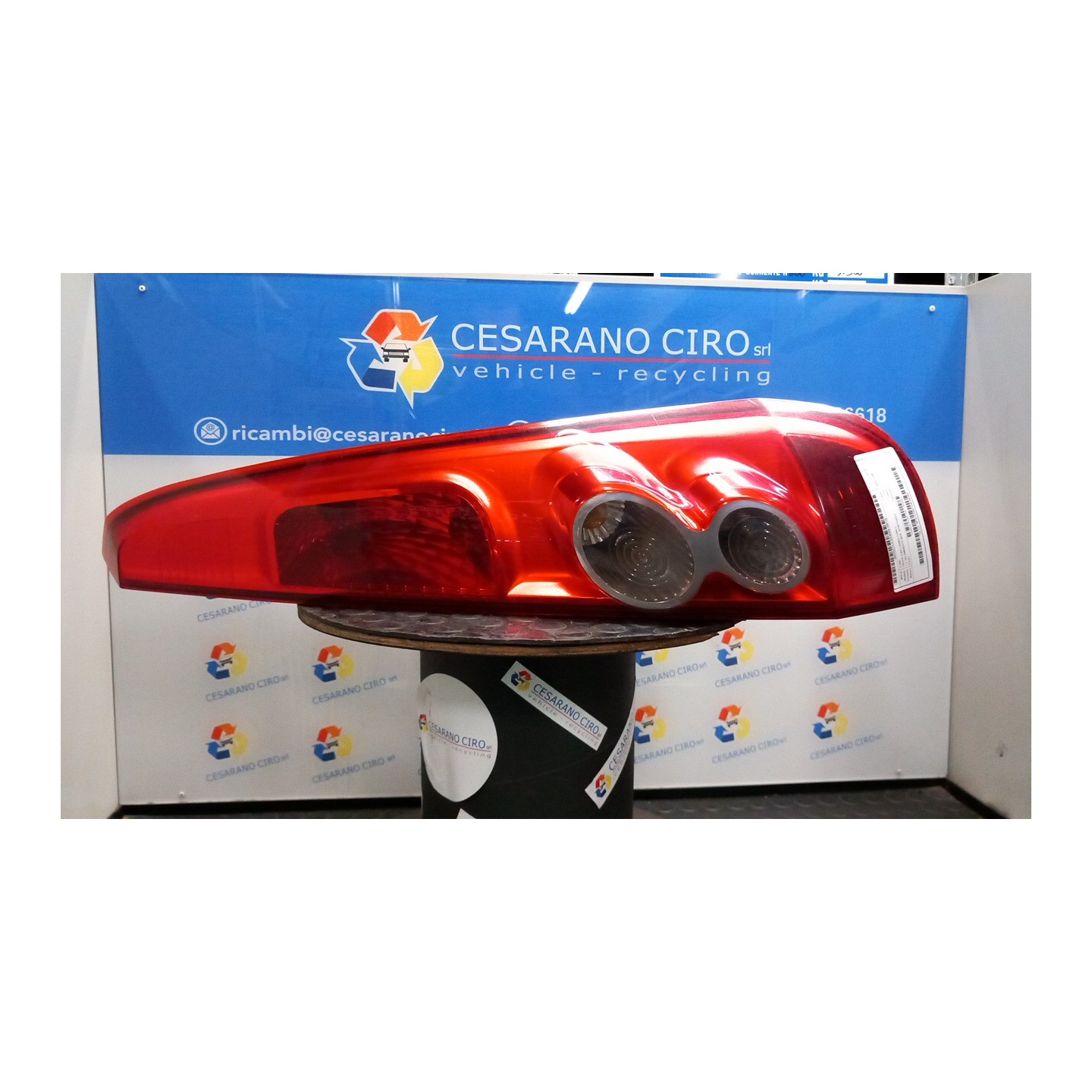FANALE POST. DX. 128 FORD FIESTA (CBK) (03/02-12/05) FUJA 1324563