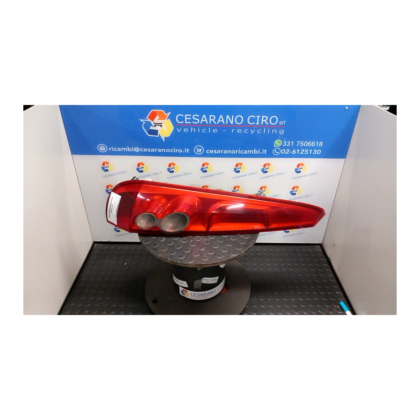 FANALE POST. SX. 129 FORD FIESTA (CBK) (03/02-12/05) FUJA 1324578