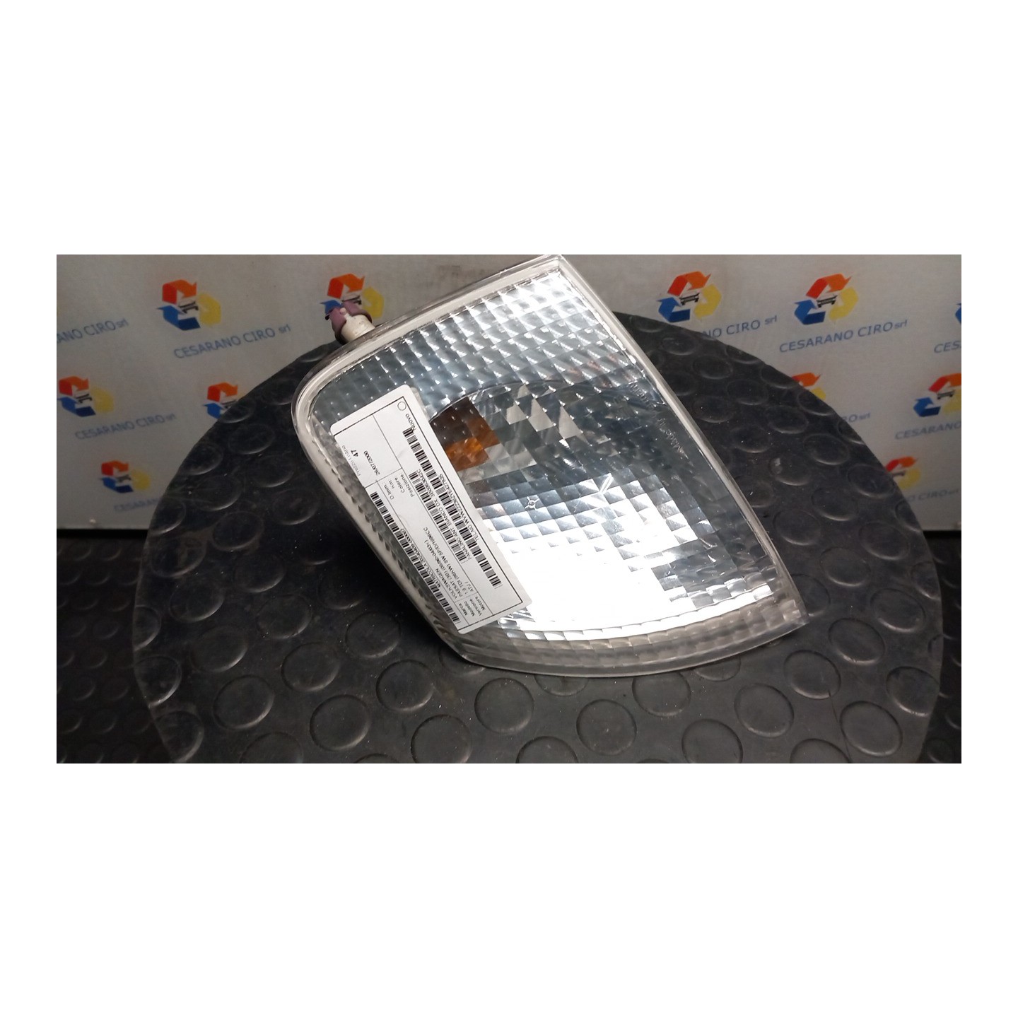 FANALINO ANT. BIANCO DX. 087 VOLKSWAGEN PASSAT (3B) (08/96-04/03) ATJ 3B0953042C