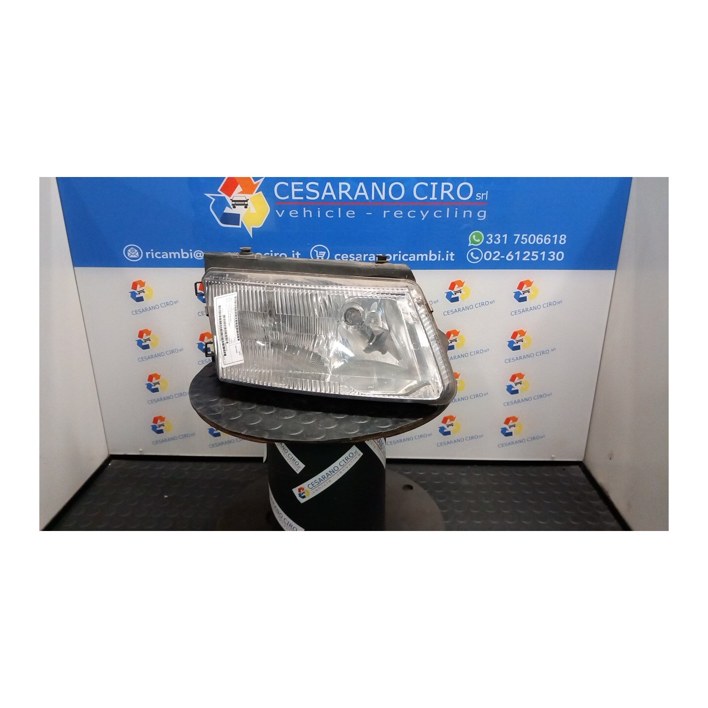 PROIETTORE CON REGOLATORE ALTEZZA DX. 090 VOLKSWAGEN PASSAT (3B) (08/96-04/03) ATJ 3B0941018R