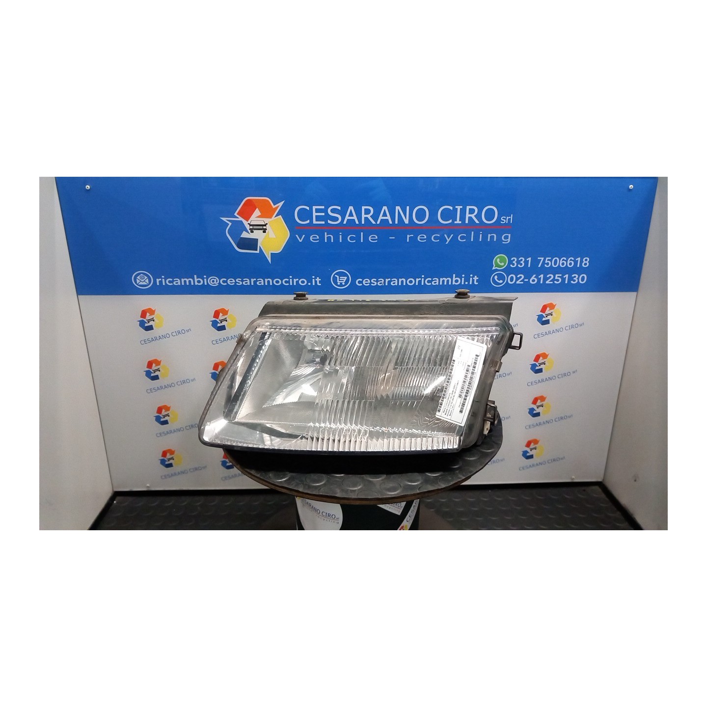 PROIETTORE CON REGOLATORE ALTEZZA SX. 091 VOLKSWAGEN PASSAT (3B) (08/96-04/03) ATJ 3B0941017R