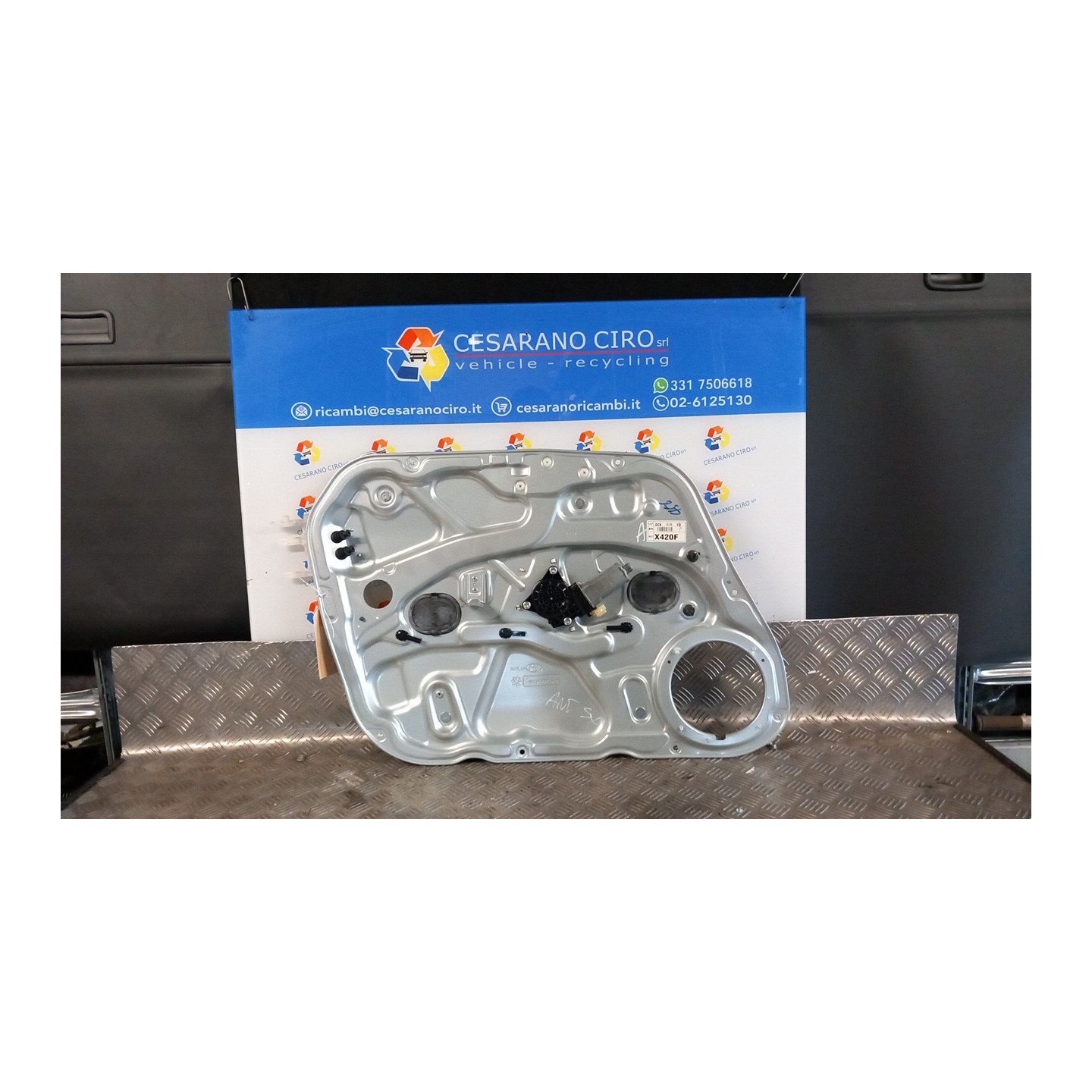 ALZACRISTALLO ELETTR. PORTA ANT. SX. 010 HYUNDAI I30 (07/07-12/12) G4FC 824712L001