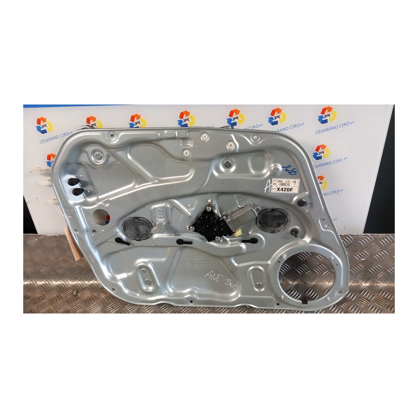 ALZACRISTALLO ELETTR. PORTA ANT. SX. 010 HYUNDAI I30 (07/07-12/12) G4FC 824712L001