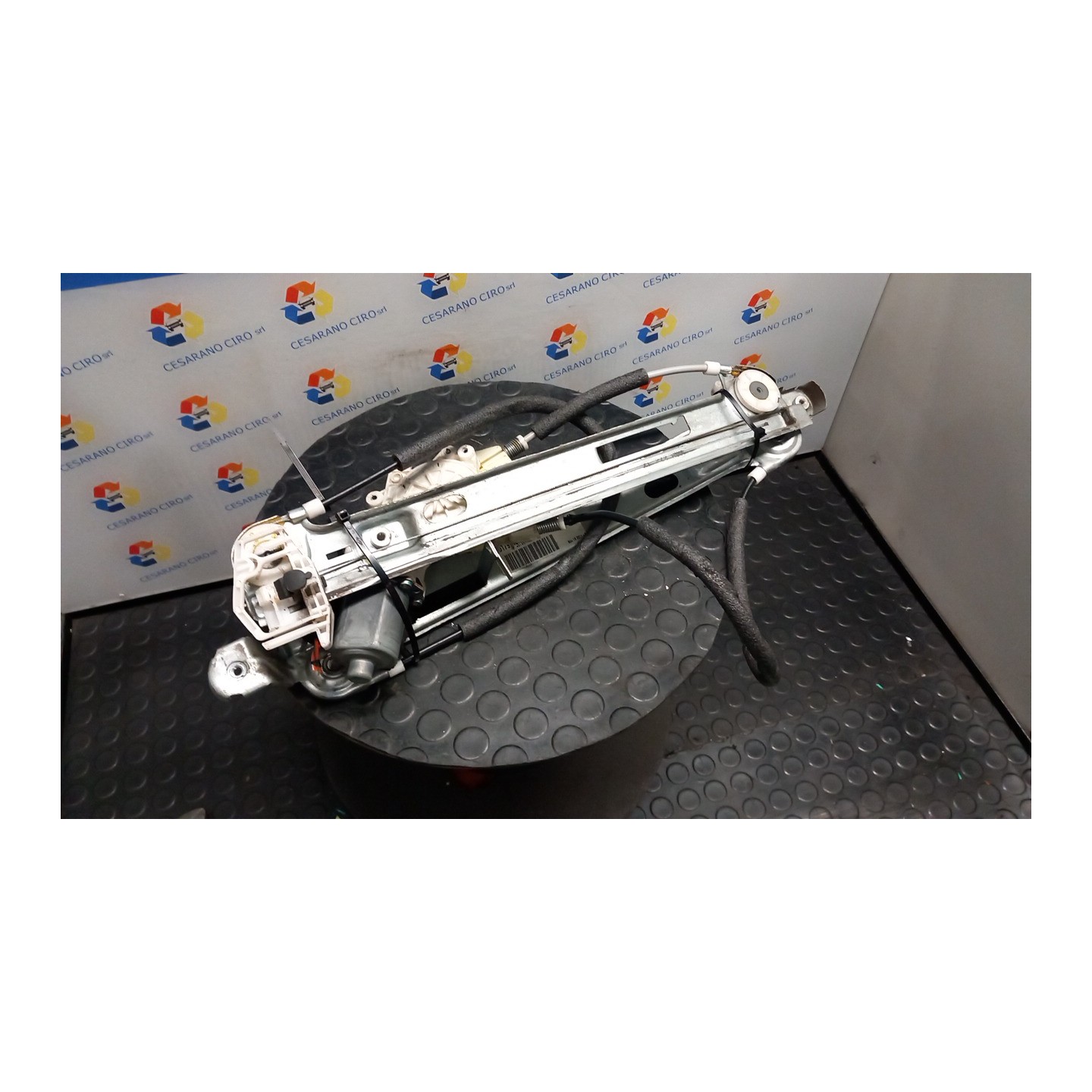 ALZACRISTALLO ELETTR. PORTA ANT. SX. 085 DODGE CALIBER (05/06-) BSY K05179943AA