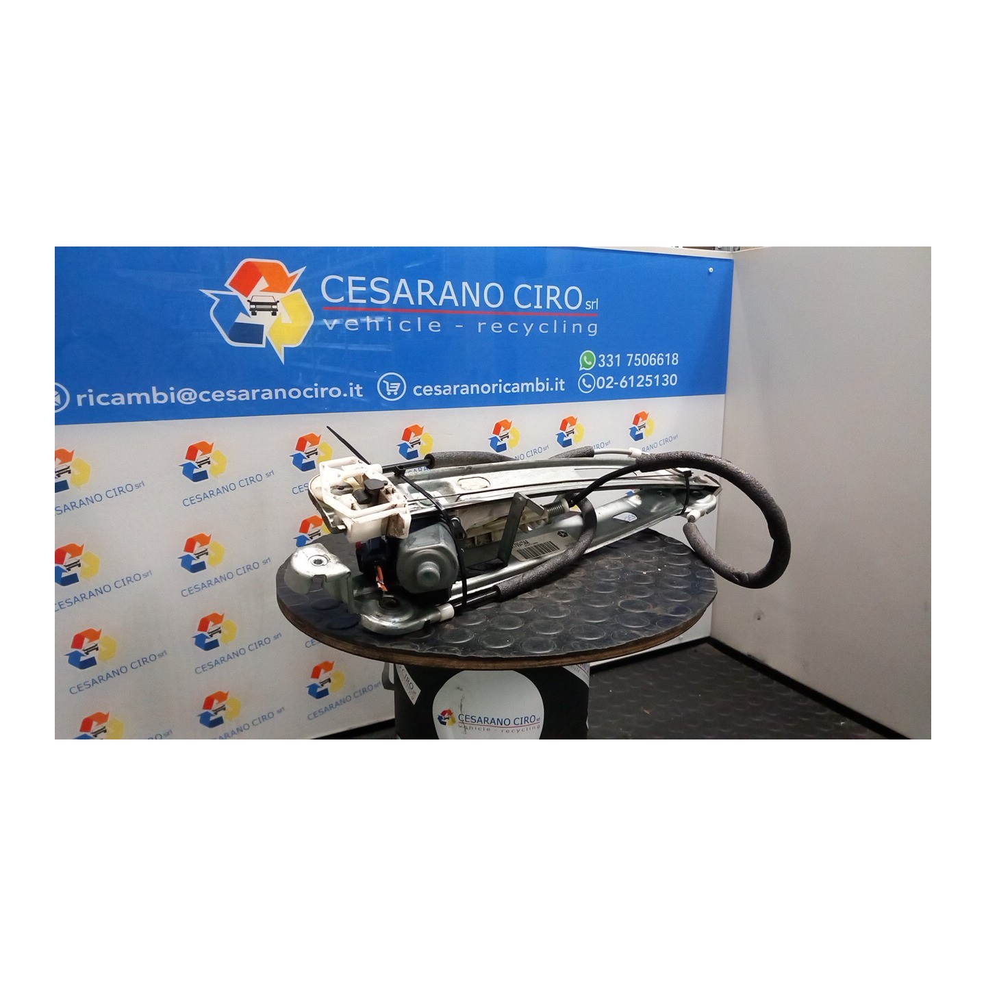 ALZACRISTALLO ELETTR. PORTA ANT. SX. 085 DODGE CALIBER (05/06-) BSY K05179943AA