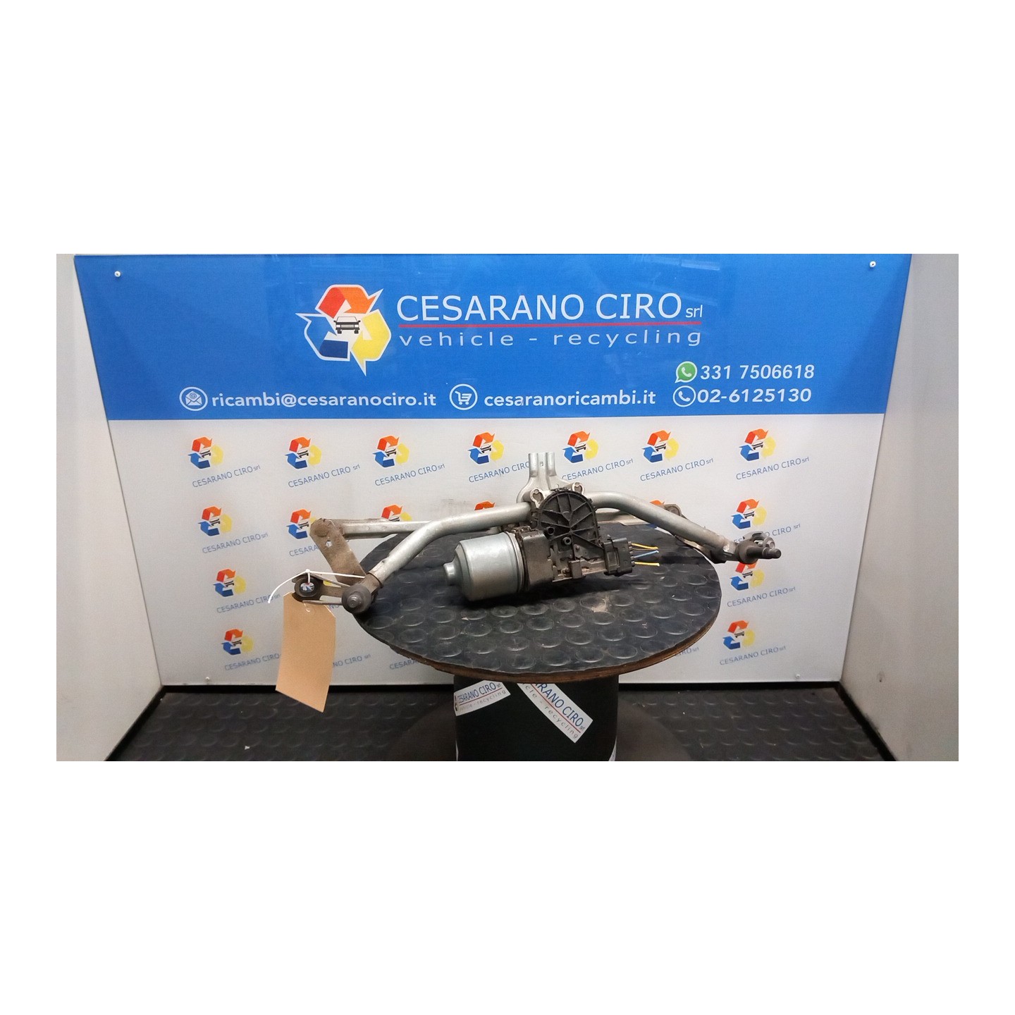 MECCANISMO TERGIPARABREZZA CON MOTORINO 044 PEUGEOT 2008 (03/13-05/16) HM01 9673222580
