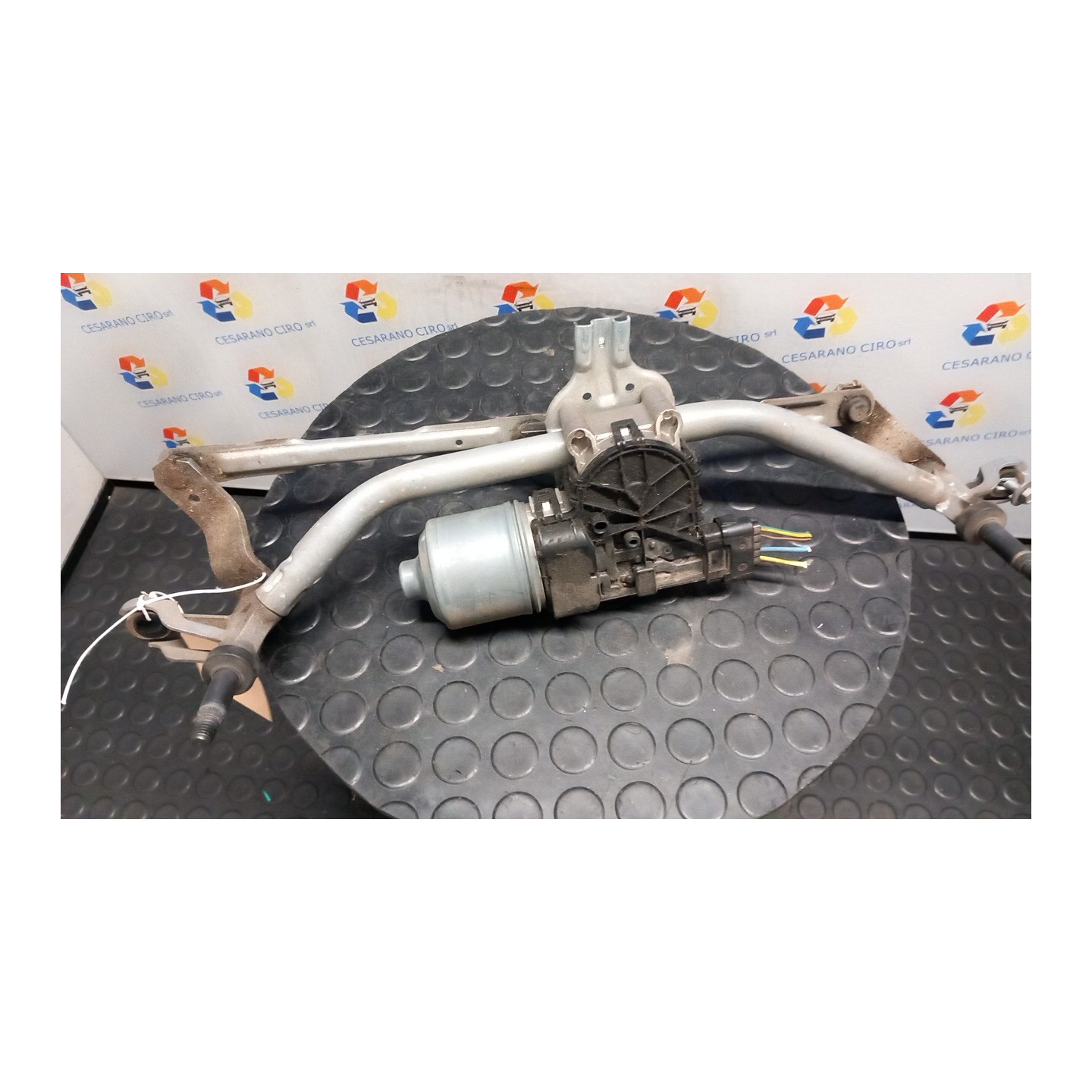 MECCANISMO TERGIPARABREZZA CON MOTORINO 044 PEUGEOT 2008 (03/13-05/16) HM01 9673222580