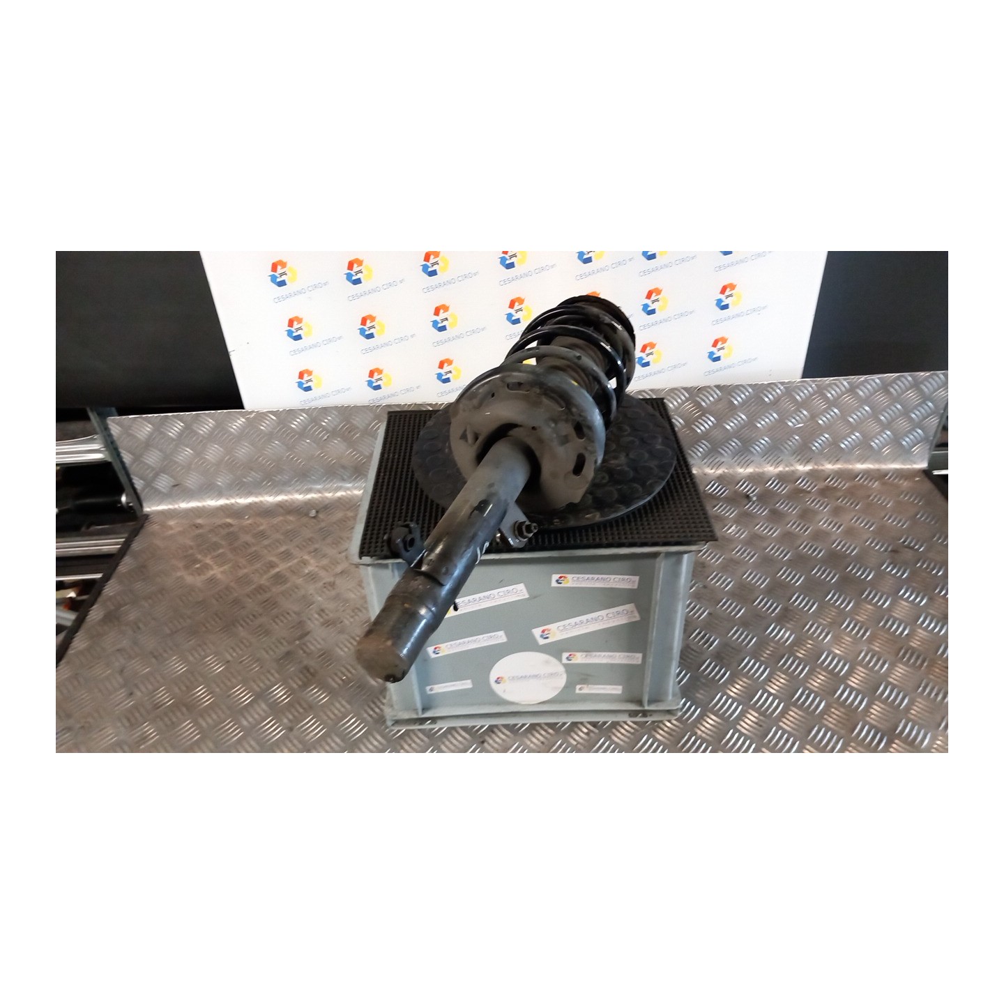 AMMORTIZZATORE ANT. C/COLLEG.SUOLO LEGGE1/PERNO 72 DX. 051 PEUGEOT 2008 (03/13-05/16) HM01 9810909180