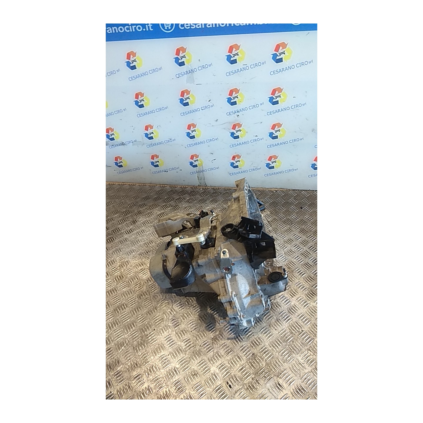 CAMBIO COMPL. 081 PEUGEOT 208 (01/12-11/15) ZM01 9803846180