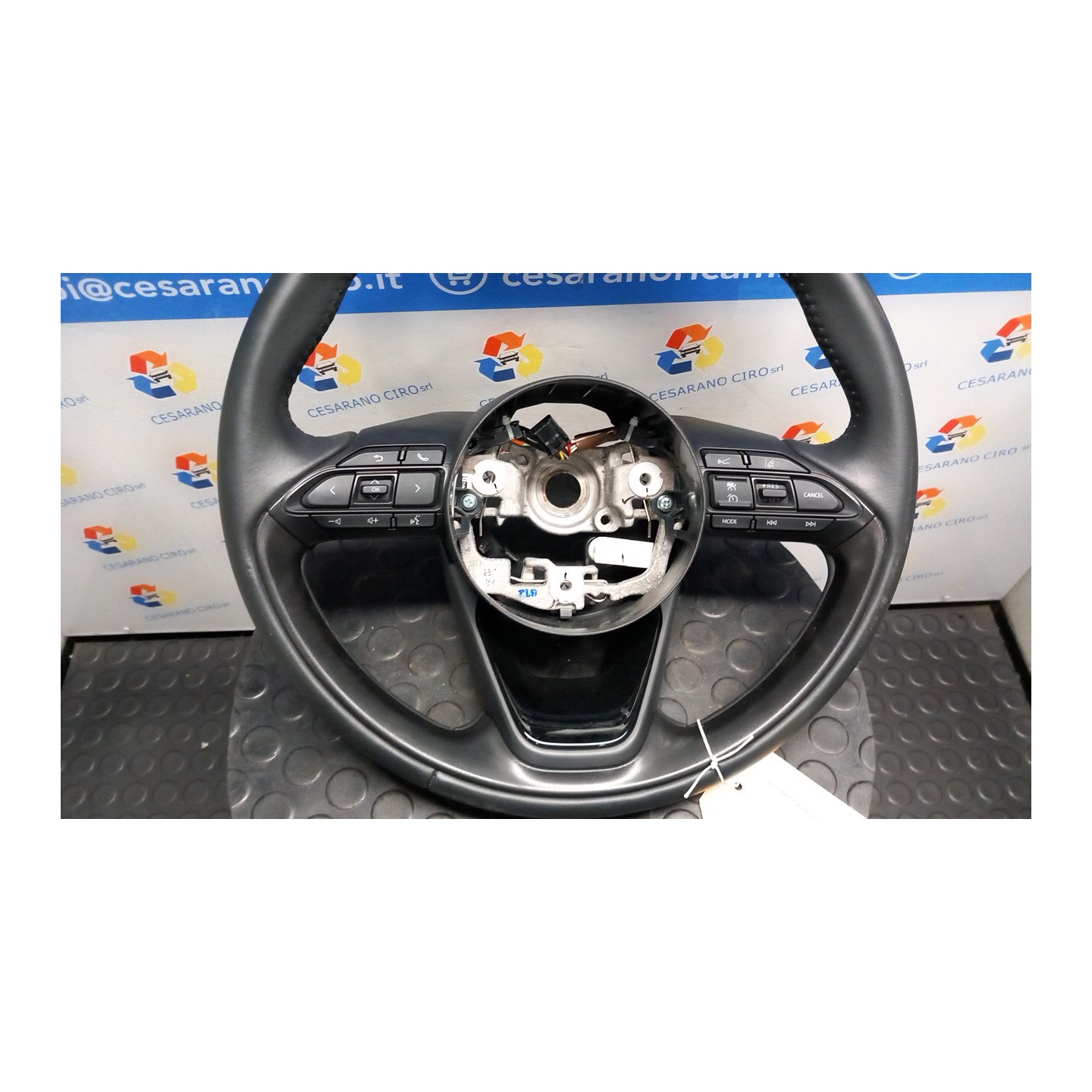 VOLANTE 193 TOYOTA YARIS (02/20-) M15A 45100K0100C0