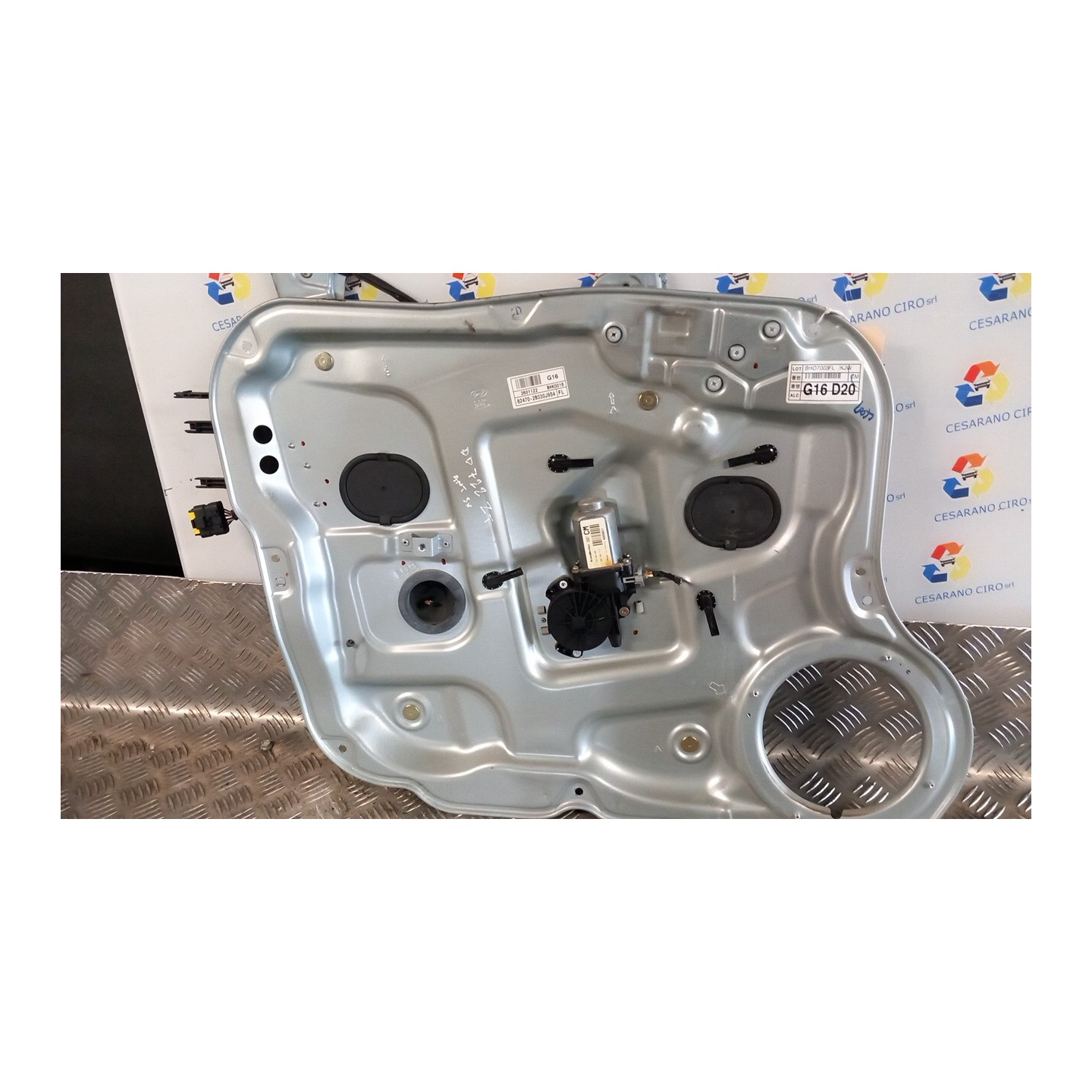 ALZACRISTALLO ELETTR. PORTA ANT. SX. 036 HYUNDAI SANTA FE 2A SERIE (03/06-12/10 D4EB 824712B000AS