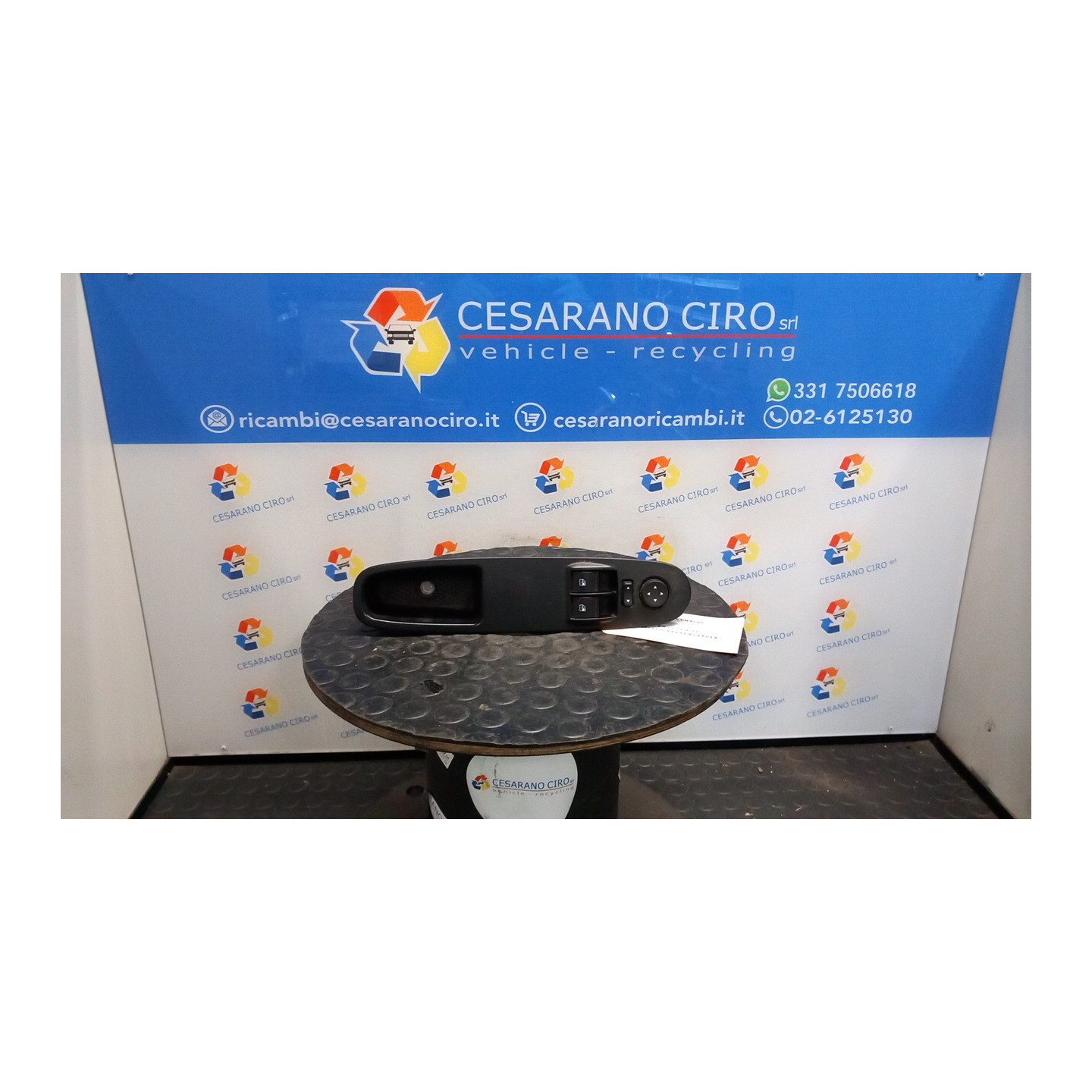 BLOCCO COMANDI ALZACRISTALLI E RETROVISORI EST. 157 FIAT PUNTO EVO (3J) (08/09-07/13) 169A4000 735500050