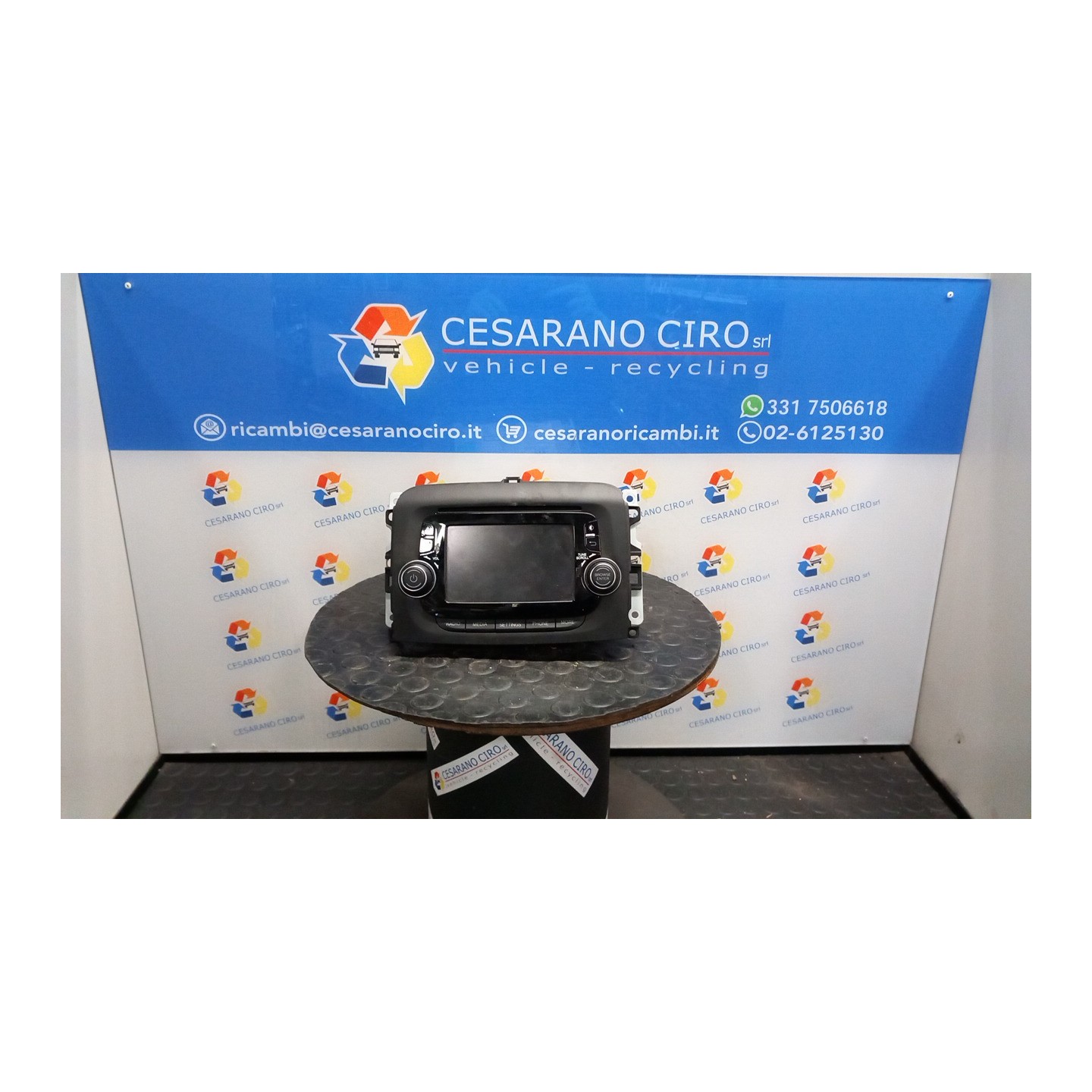 AUTORADIO NAVIG,RADIO 5" BLUETOO,TEL 004 FIAT 500L (73) (07/12-) 199B4000 735659512