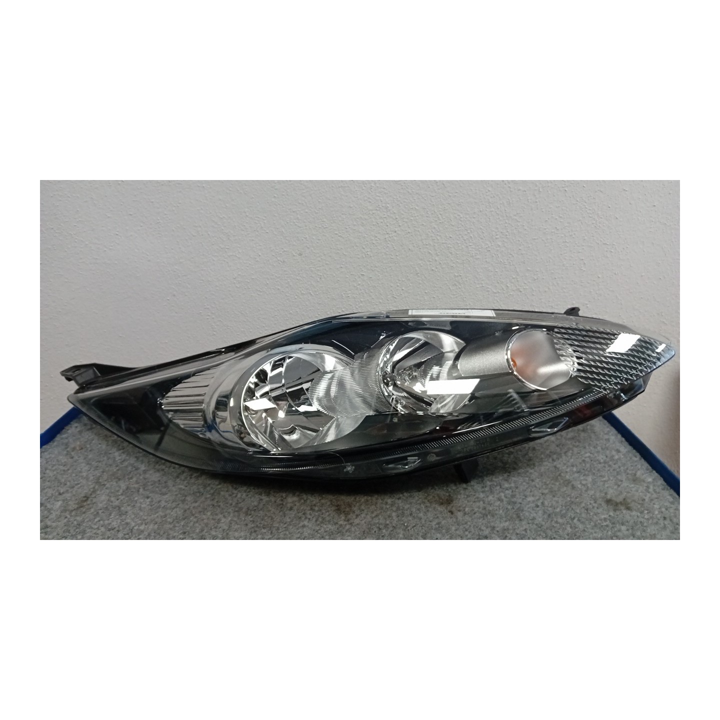 PROIETTORE SERIE 10/30/72 DX. 042 FORD FIESTA (CB1) (09/08-10/13)  1734613