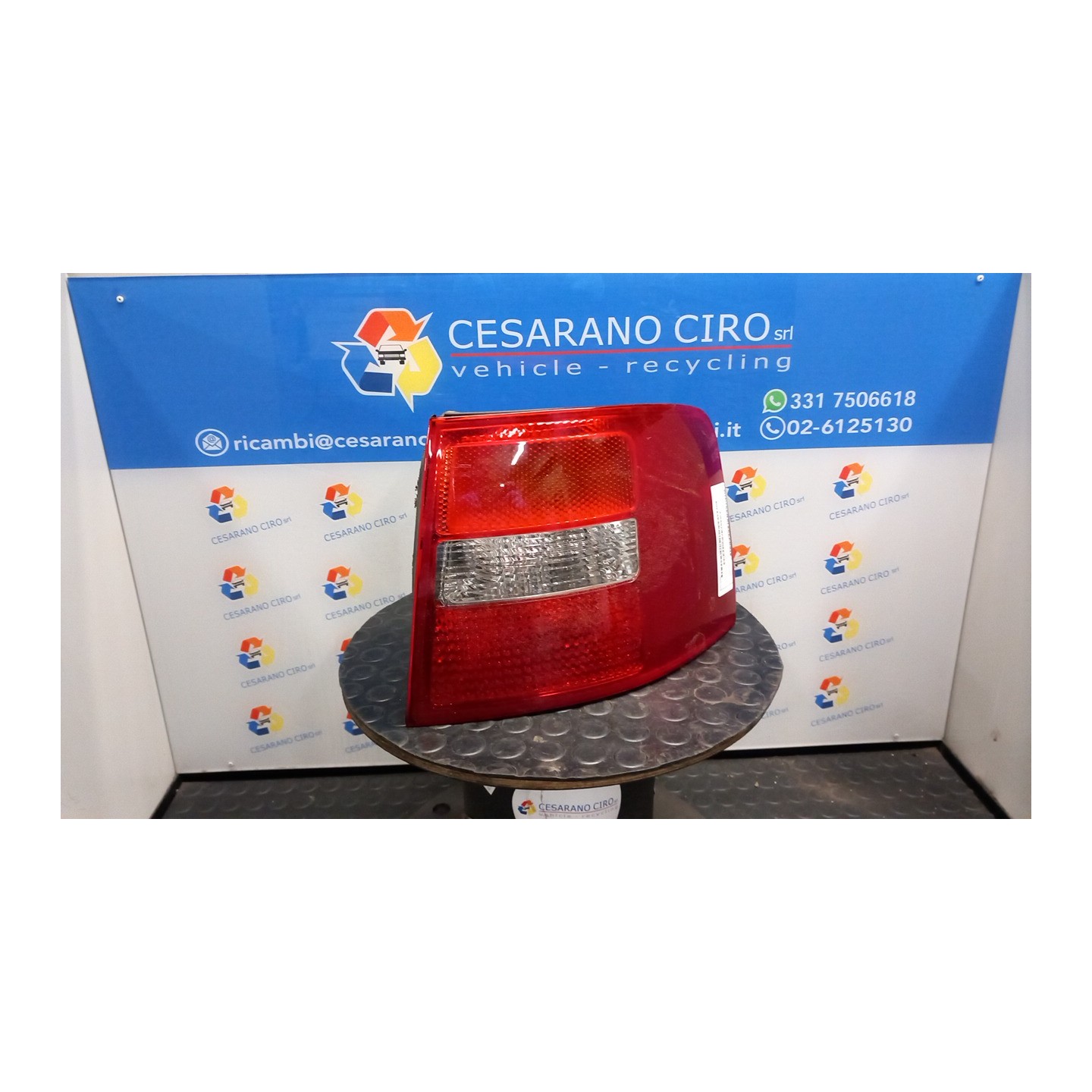 FANALE POST. DX. 099 AUDI A6 (4B) (05/01-01/05) BFC 4B9945096F3FZ