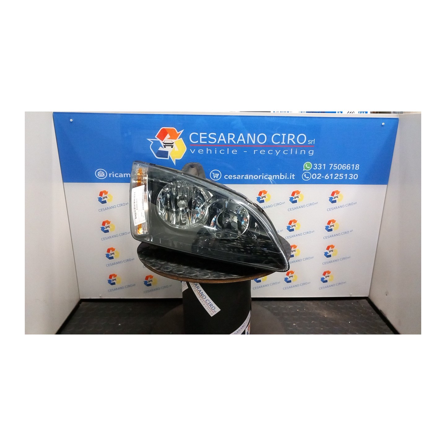 PROIETTORE C/ CORNICE FINITURA NERA DX. 090 FORD FOCUS (CAP) (11/04-06/08) KKDA 1480985