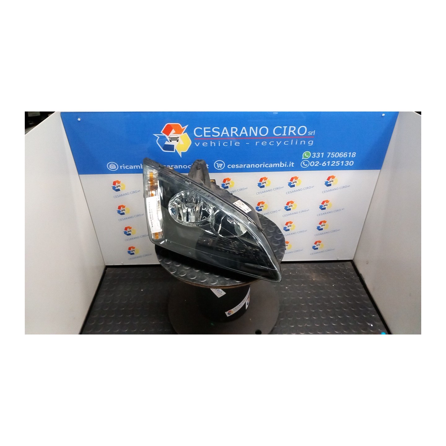 PROIETTORE C/ CORNICE FINITURA NERA DX. 090 FORD FOCUS (CAP) (11/04-06/08) KKDA 1480985