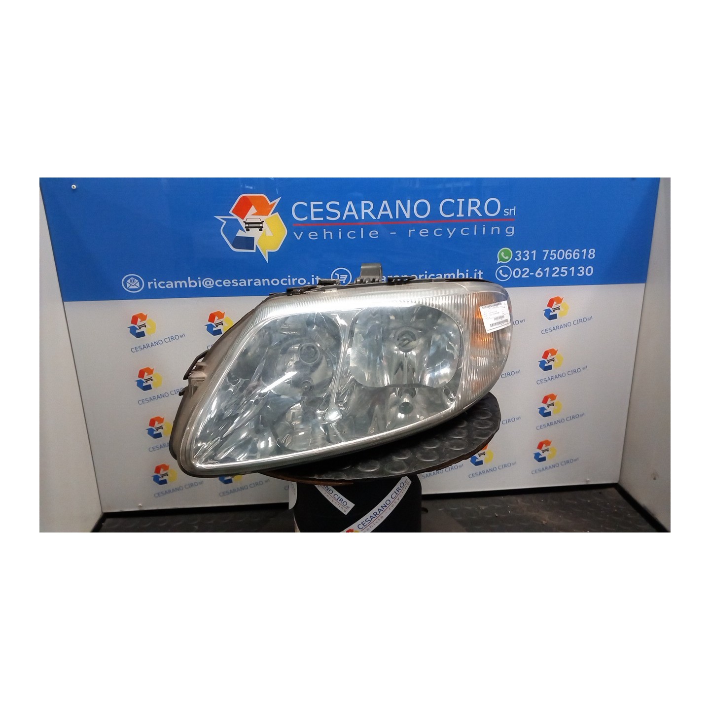 PROIETTORE SX. 135 CHRYSLER VOYAGER/GRAND VOYAGER (04/01-0 25L 04857703AB