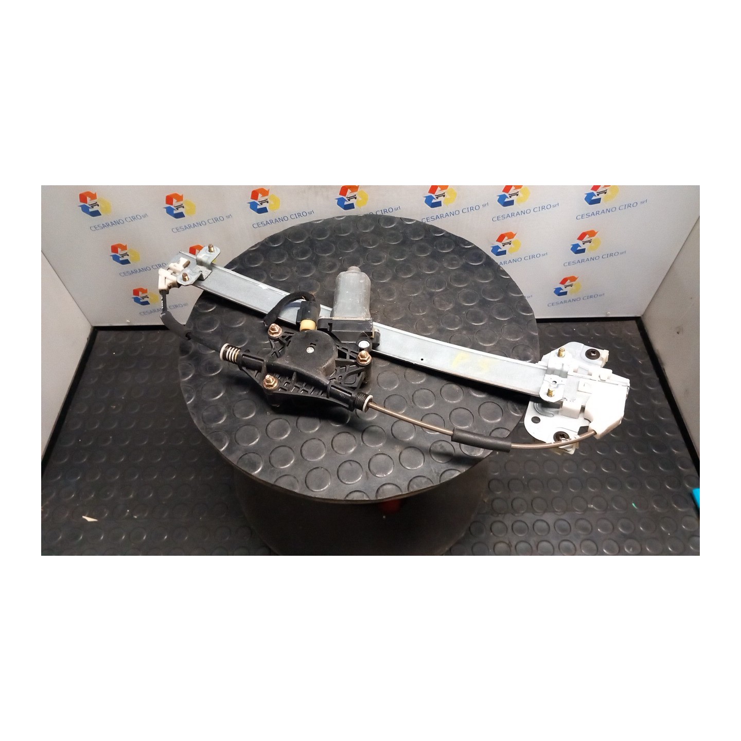 ALZACRISTALLO ELETTR. PORTA POST. SX. 046 KIA RIO 2A SERIE (09/05-11/09) G4EE 834031G010