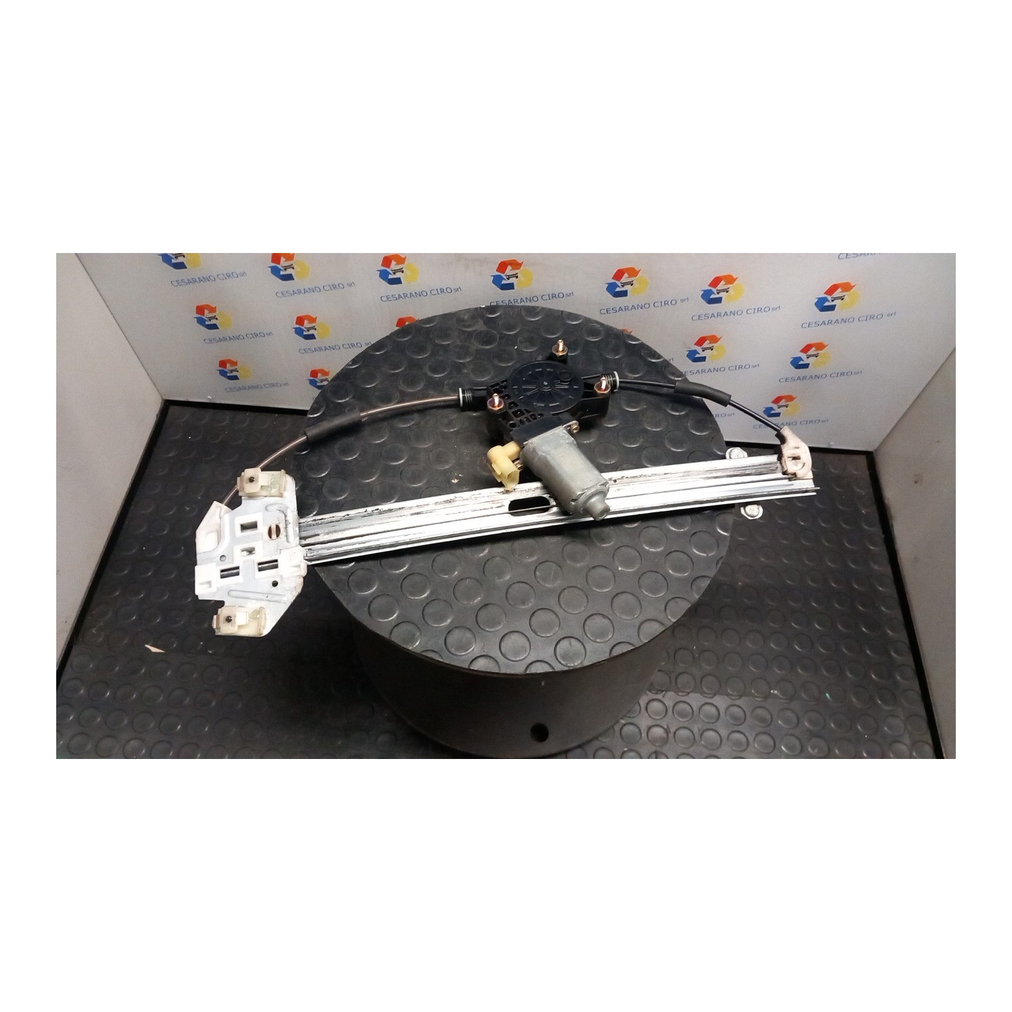 ALZACRISTALLO ELETTR. PORTA ANT. DX. 047 KIA RIO 2A SERIE (09/05-11/09) G4EE 824041G010