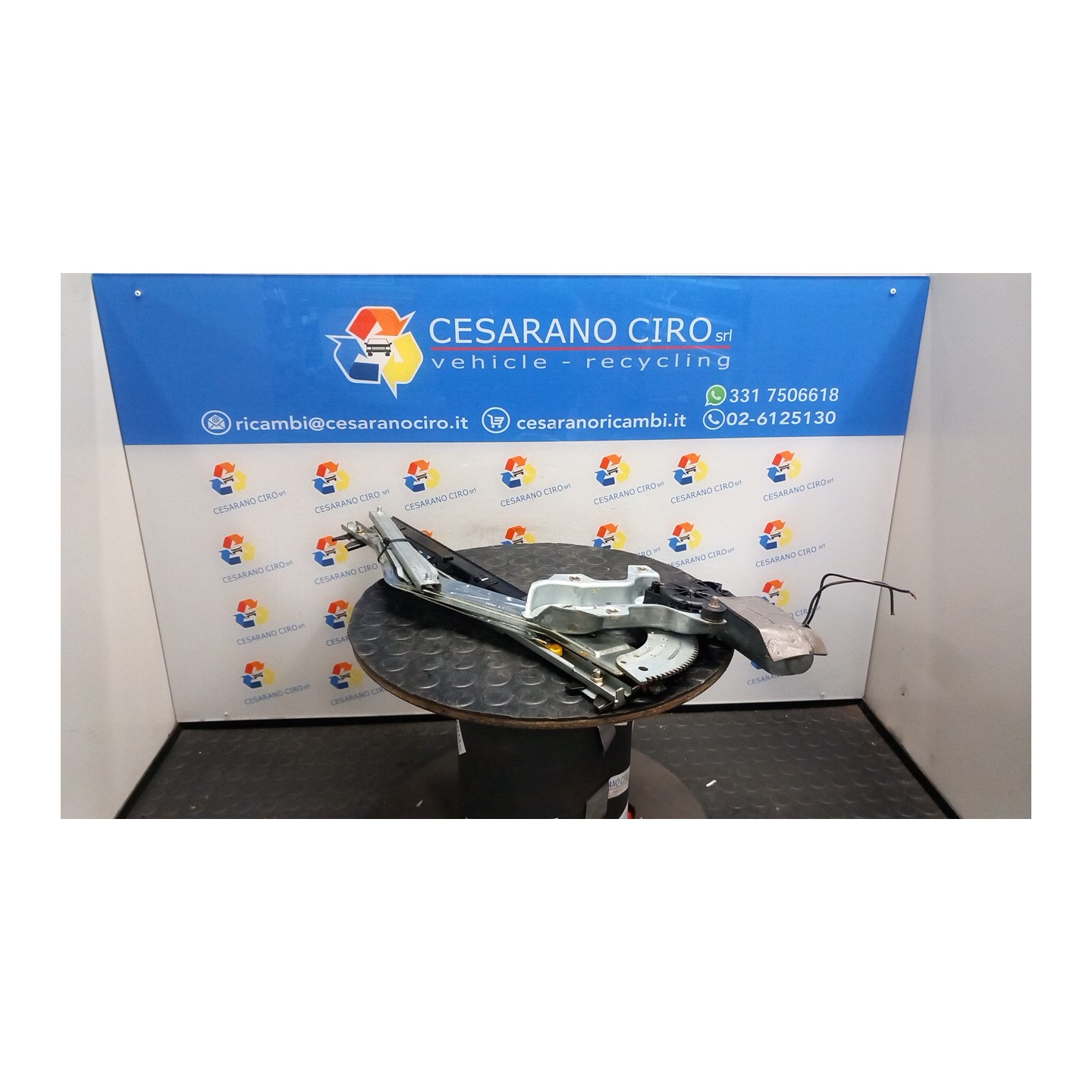 ALZACRISTALLO ELETTR. PORTA ANT. CON MOTORINO SX. 065 ALFA ROMEO 166 (W9) (06/98-05/04) AR34102 60672257