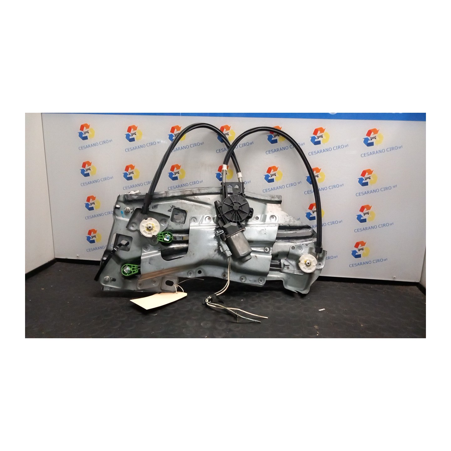 ALZACRISTALLO PARAFANGO POST. DX. 104 CITROEN C3 PLURIEL (05/03-11/10) KFV 922485